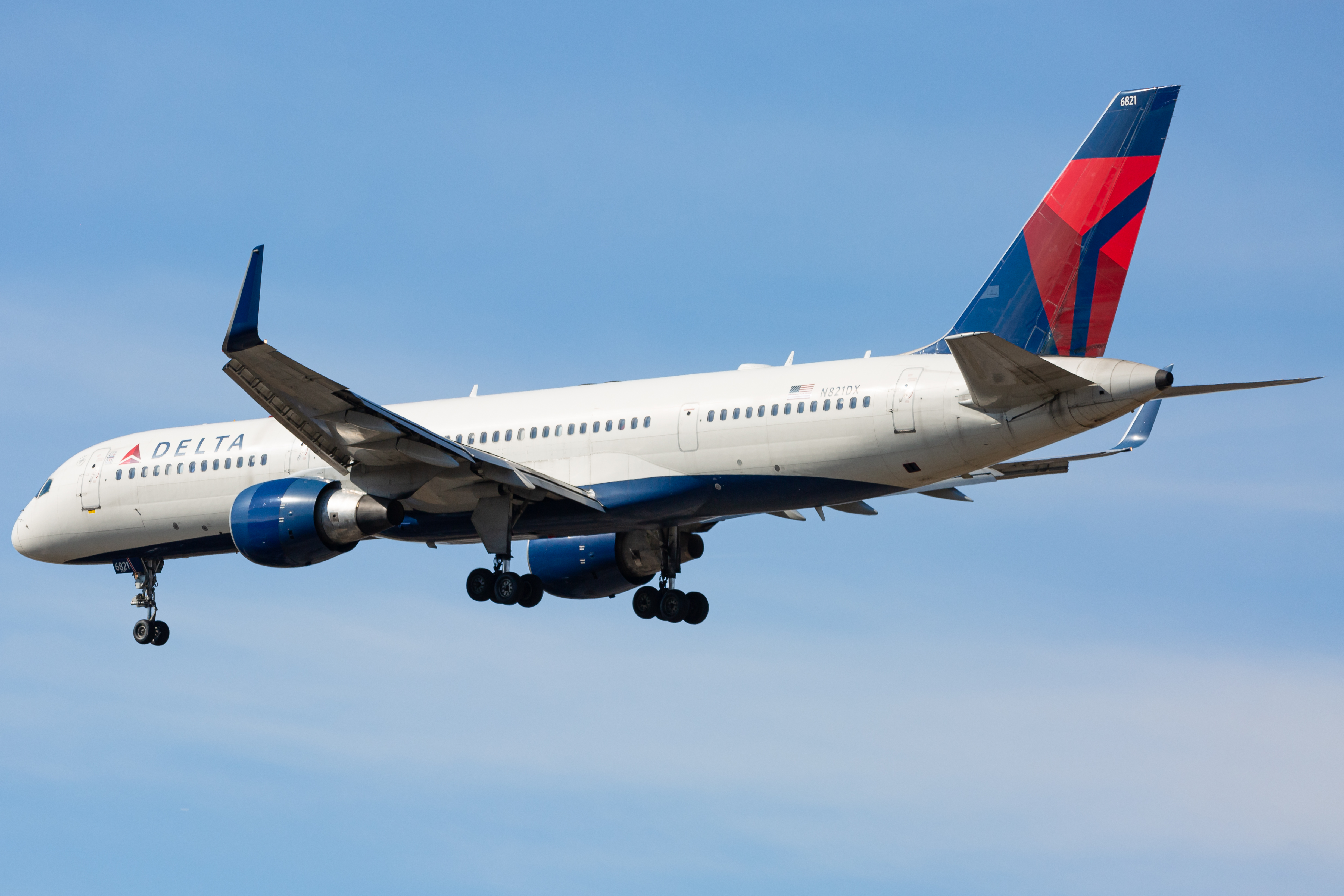 Full size: Delta Airlines Boeing 757-200 N821DX at Baltimore/Washington International Thurgood Marshall Airport