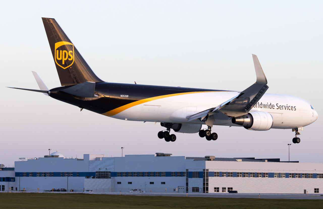 Full size: United Parcel Service Boeing 767-300F N352UP at Hector International Airport