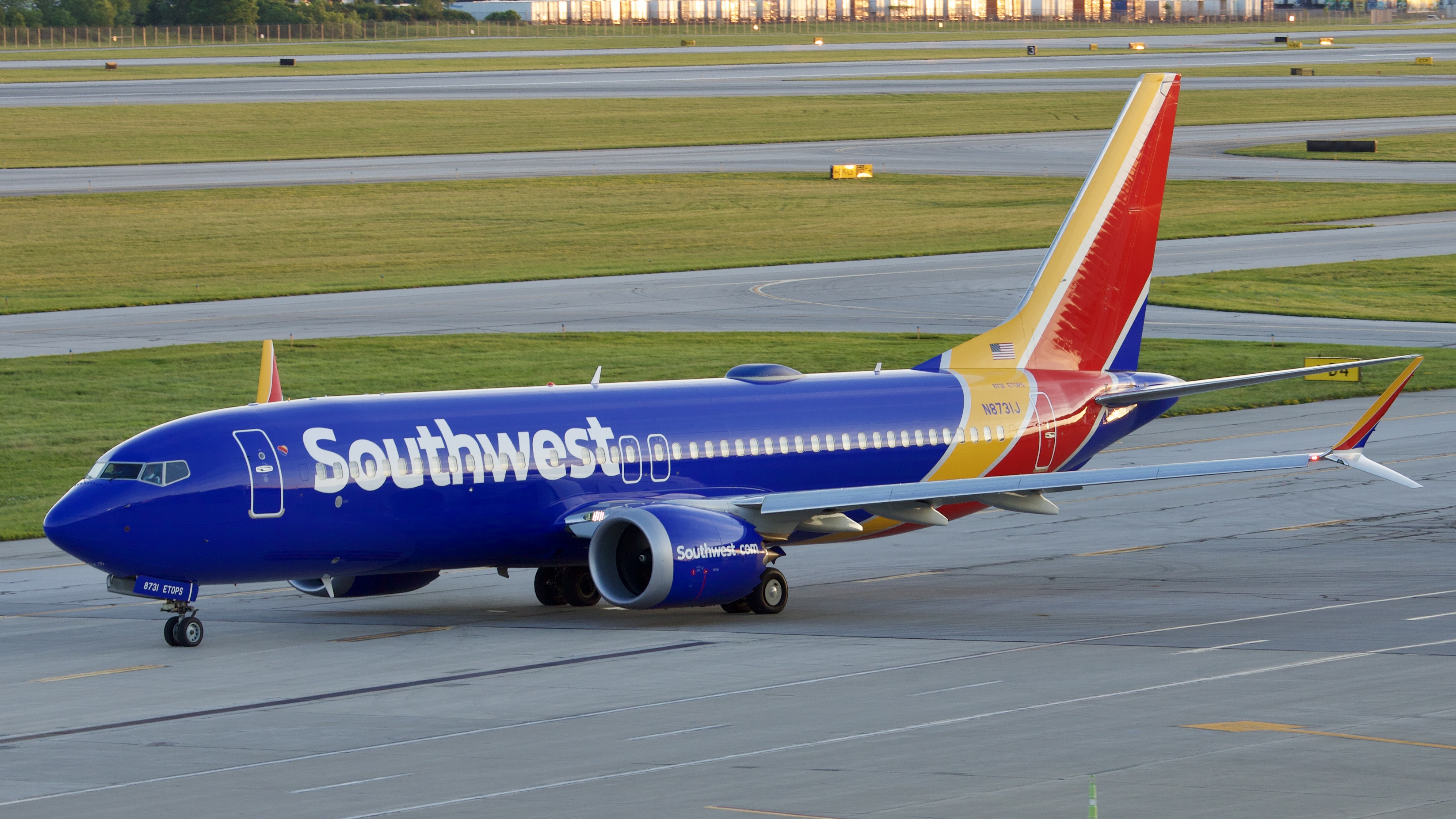 Full size: Southwest Airlines Boeing 737 MAX 8 N8731J at John Glenn Columbus International Airport