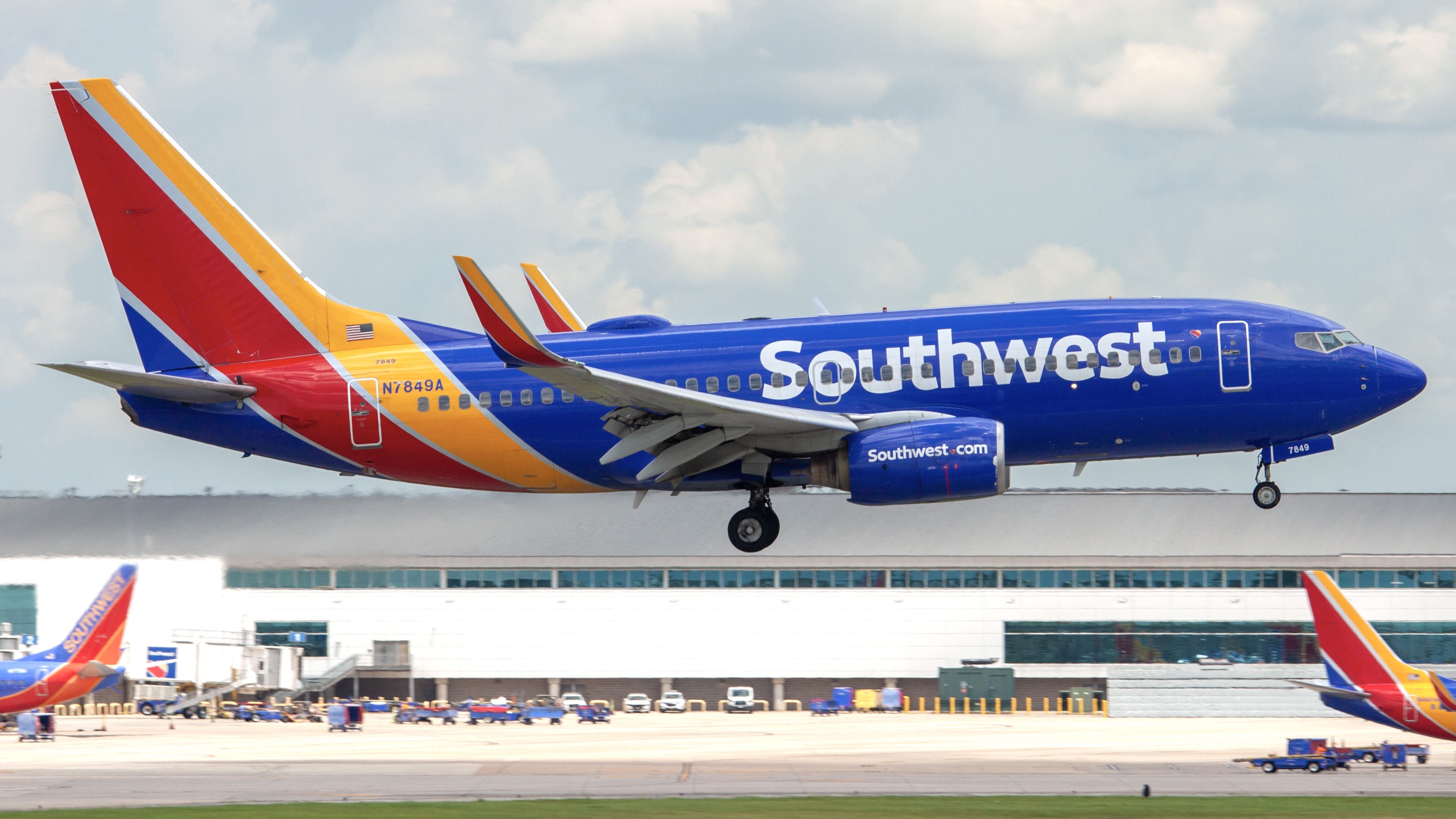 Full size: Southwest Airlines Boeing 737-700 N7849A at William P Hobby Airport