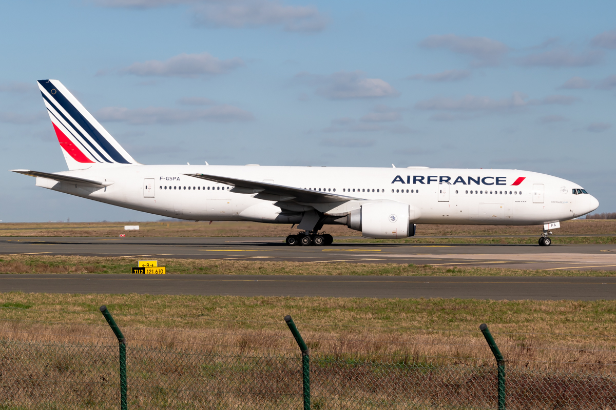 Full size: Air France Boeing 777-200ER F-GSPA at Paris Charles de Gaulle Airport