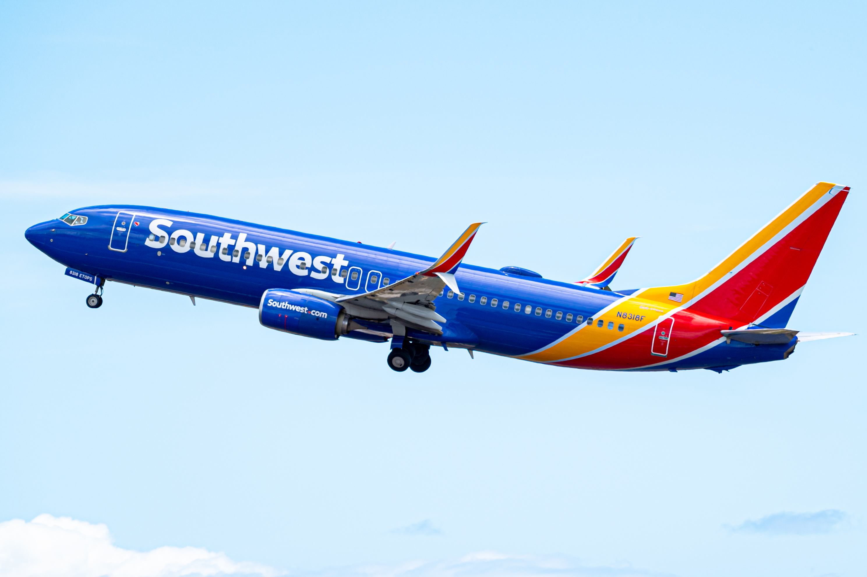 Full size: Southwest Airlines Boeing 737-800 N8318F at Daniel K Inouye International Airport