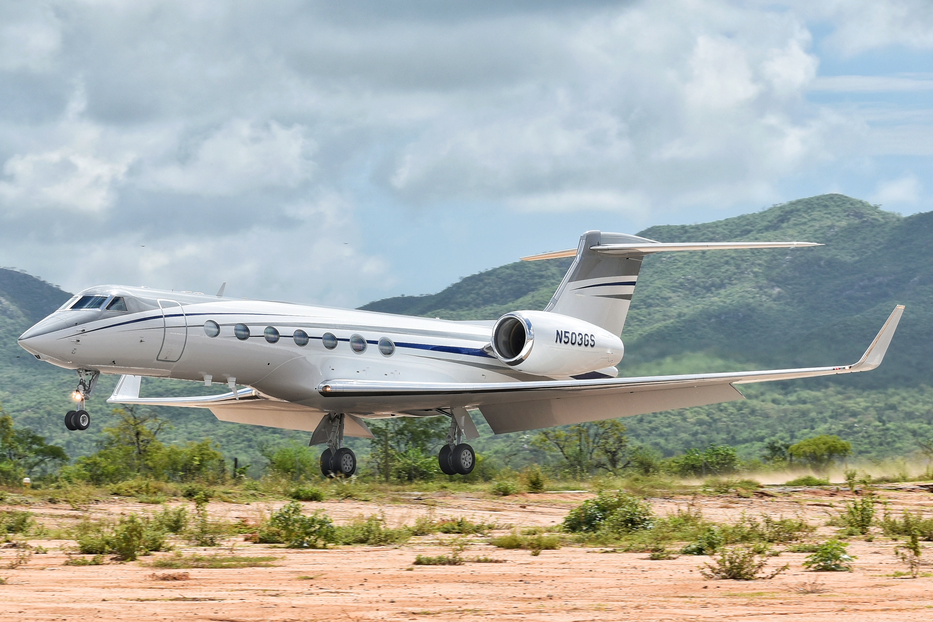 Full size: AS Air II LLC Gulfstream V N503GS at Aeropuerto de Cabo San Lucas Internacional