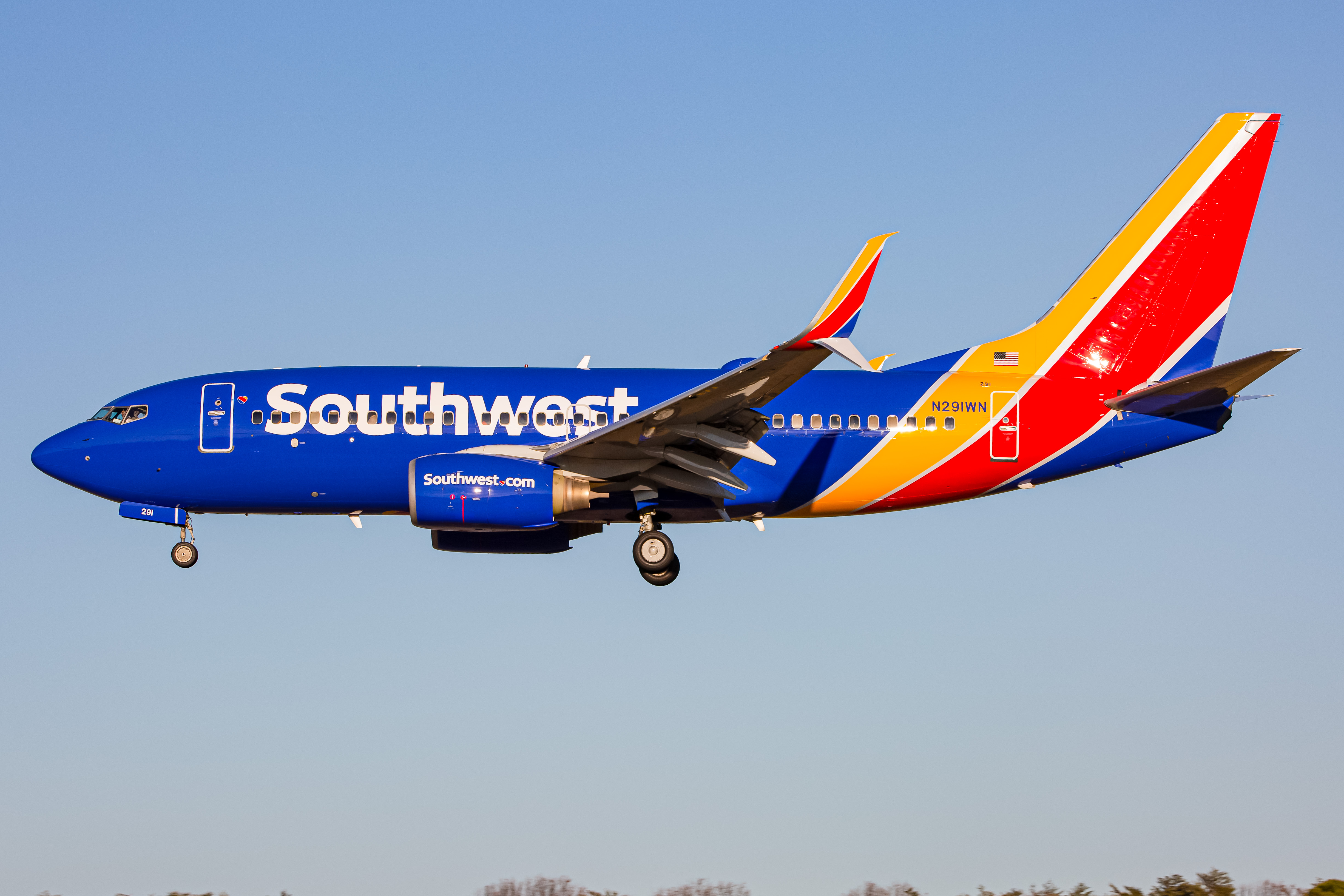 Full size: Southwest Airlines Boeing 737-700 N291WN at Baltimore/Washington International Thurgood Marshall Airport