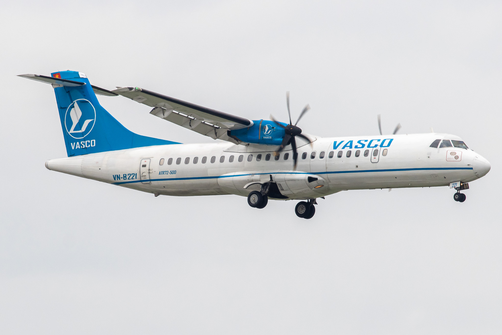 Full size: VASCO ATR 72-500 VN-B221 at Tan Son Nhat International Airport