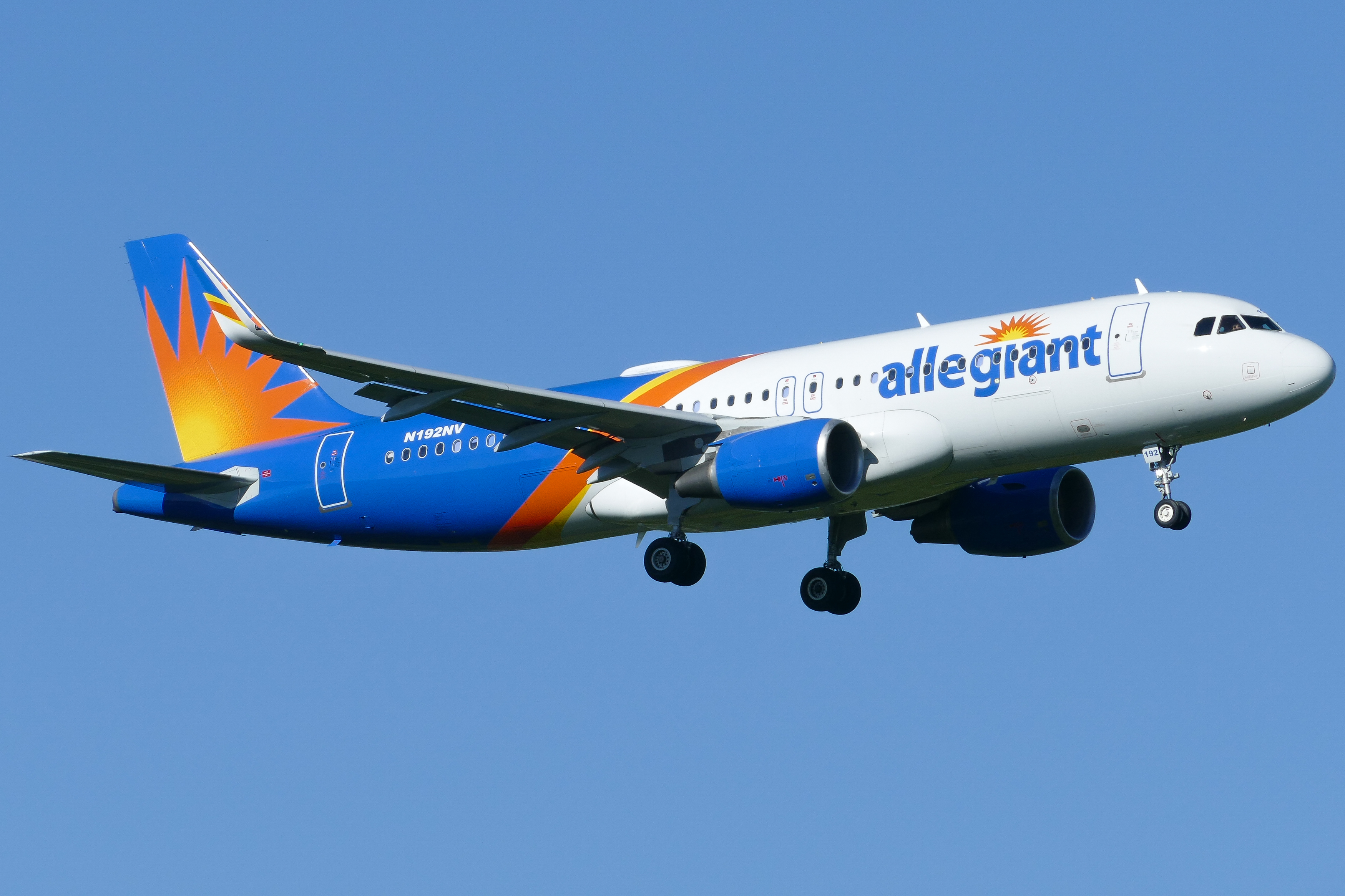 Full size: Allegiant Air Airbus A320 N192NV at Austin-Bergstrom International Airport
