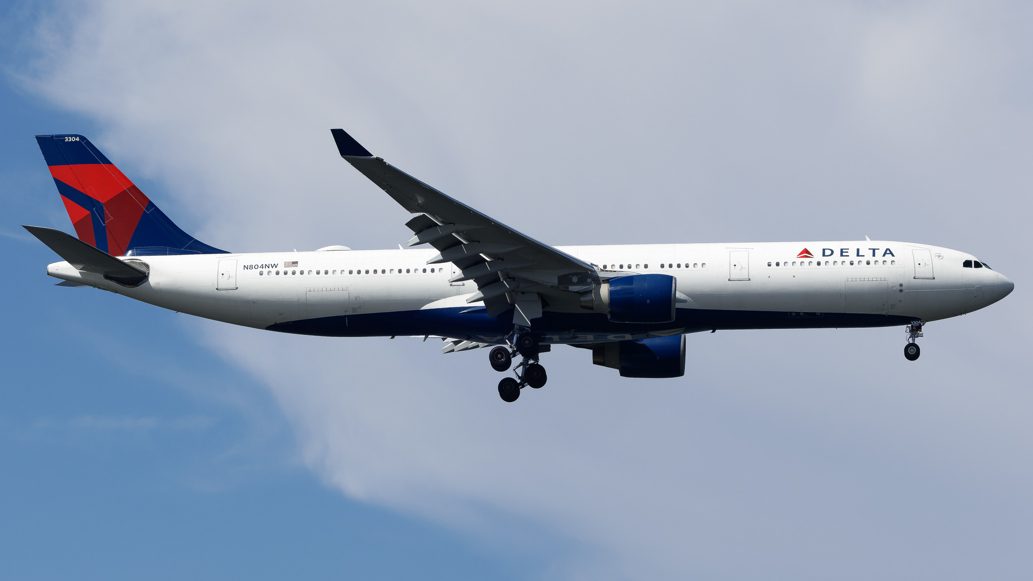 Full size: Delta Airlines Airbus A330-300 N804NW at John F. Kennedy International Airport