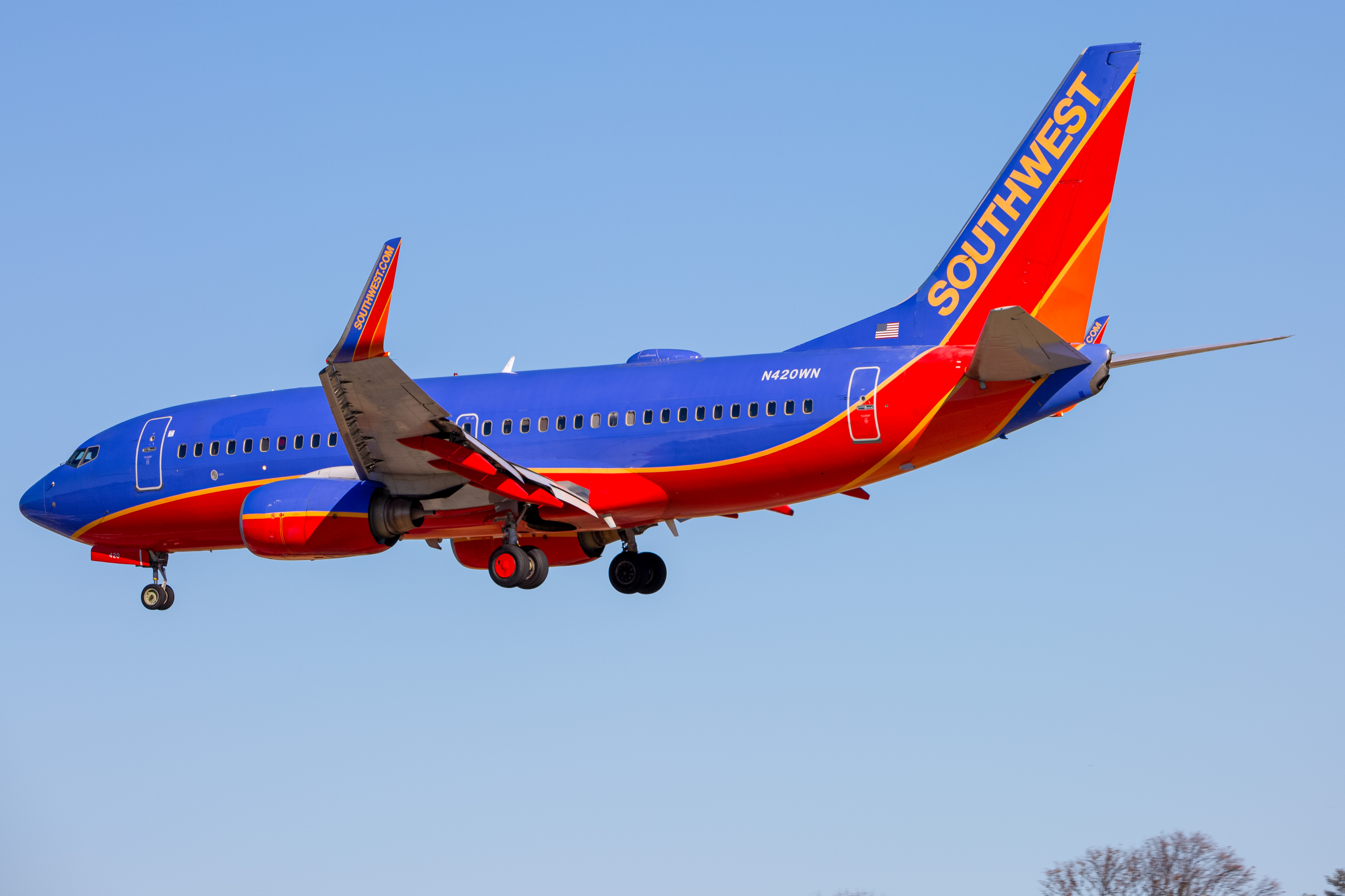 Full size: Southwest Airlines Boeing 737-700 N420WN  at Baltimore/Washington International Thurgood Marshall Airport