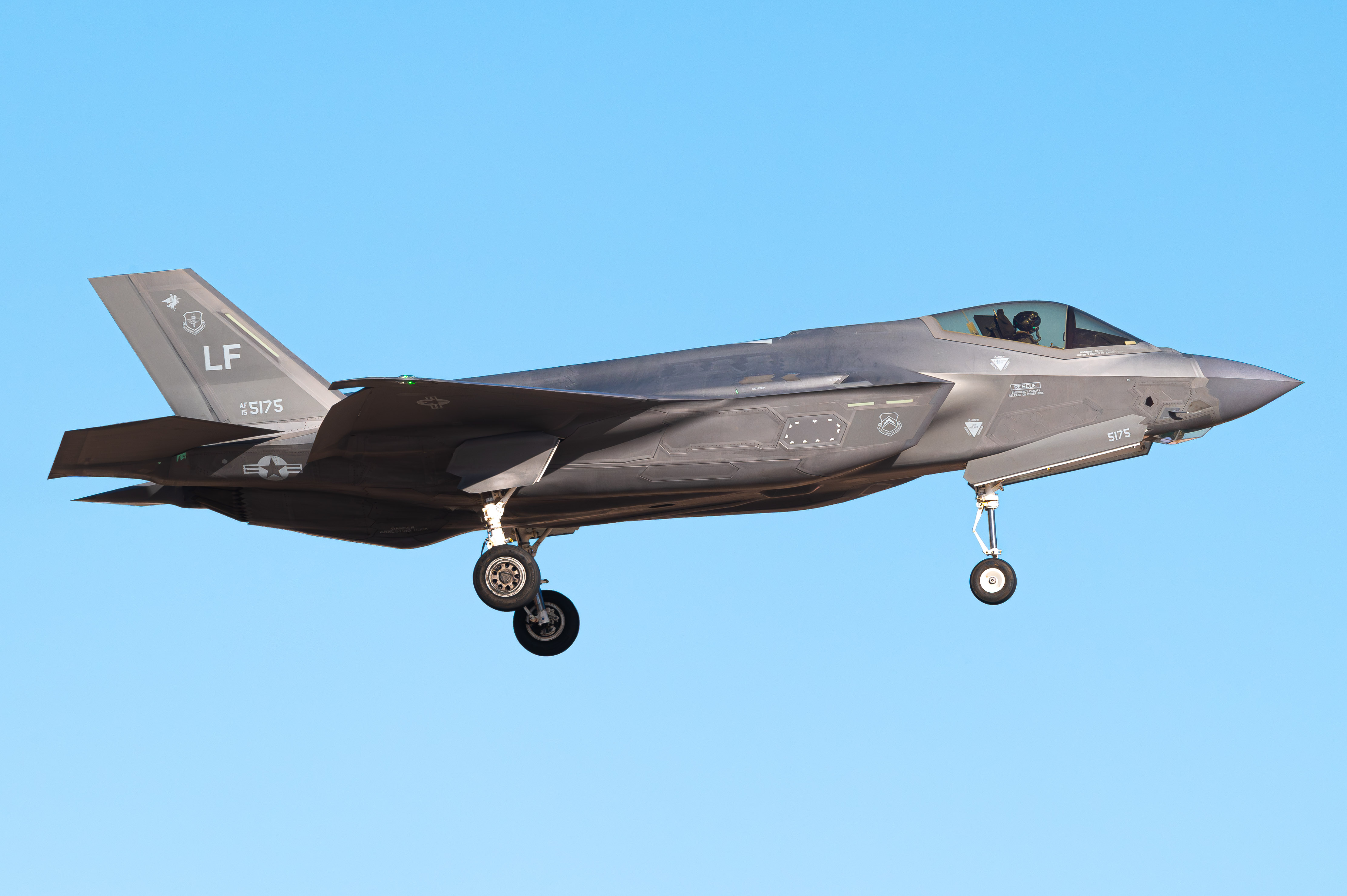 Full size: USAF - United States Air Force Lockheed Martin F-35 Lightning 15-5175 at Luke AFB