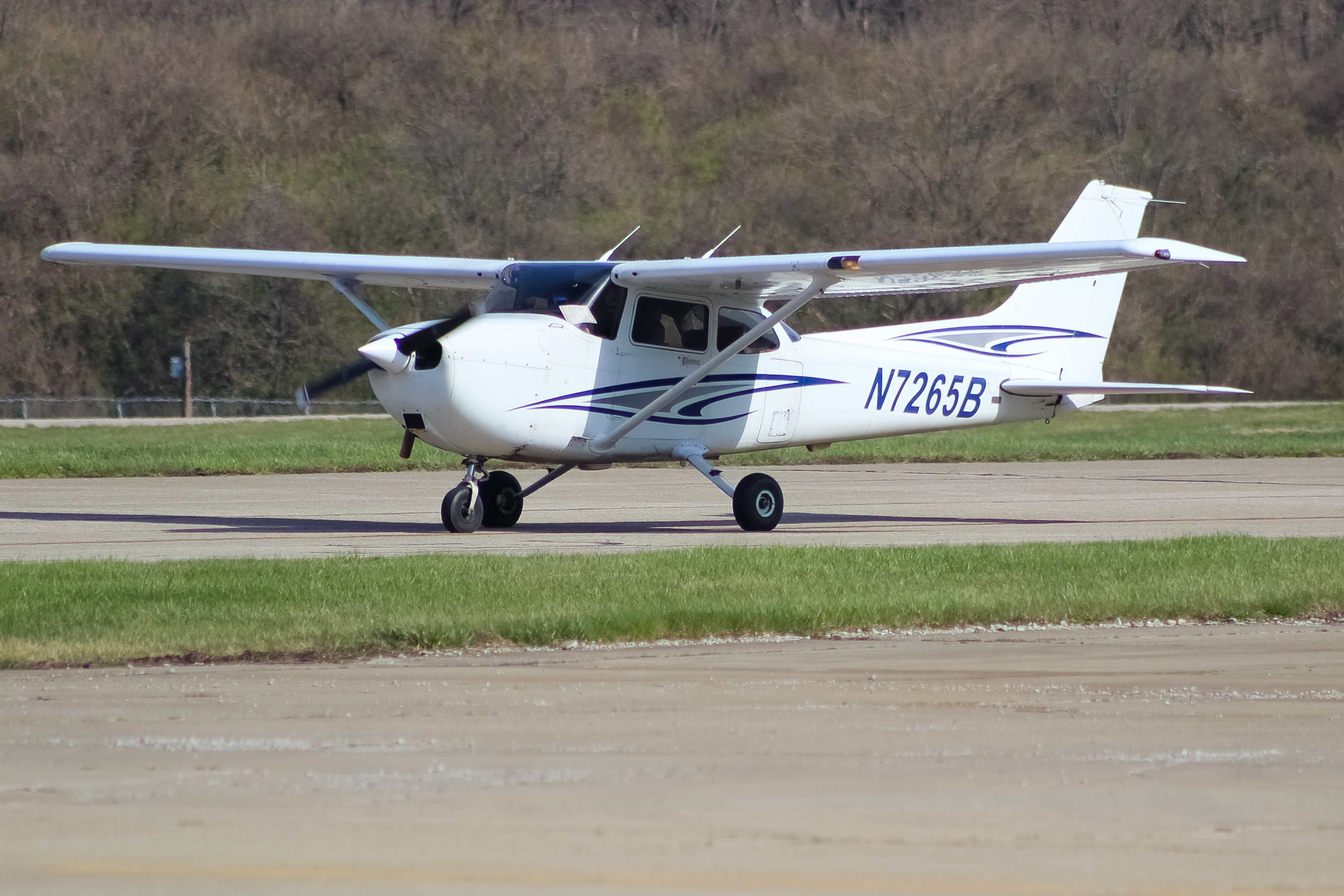 Full size: PRIVATE  Cessna 172 N7265B at Cincinnati Municipal Airport/Lunken Field