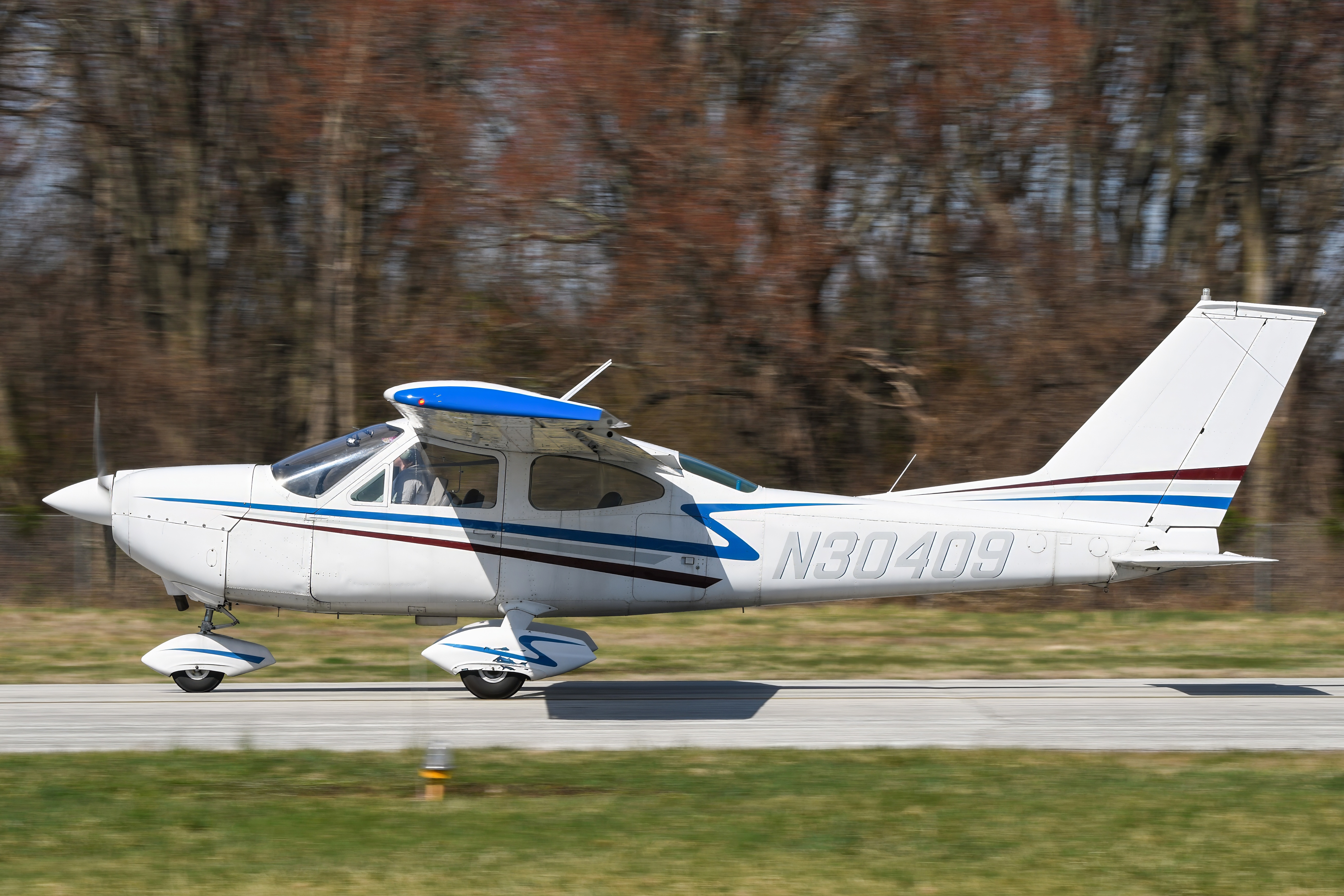 Full size: PRIVATE Cessna 177 Cardinal N30409 at 