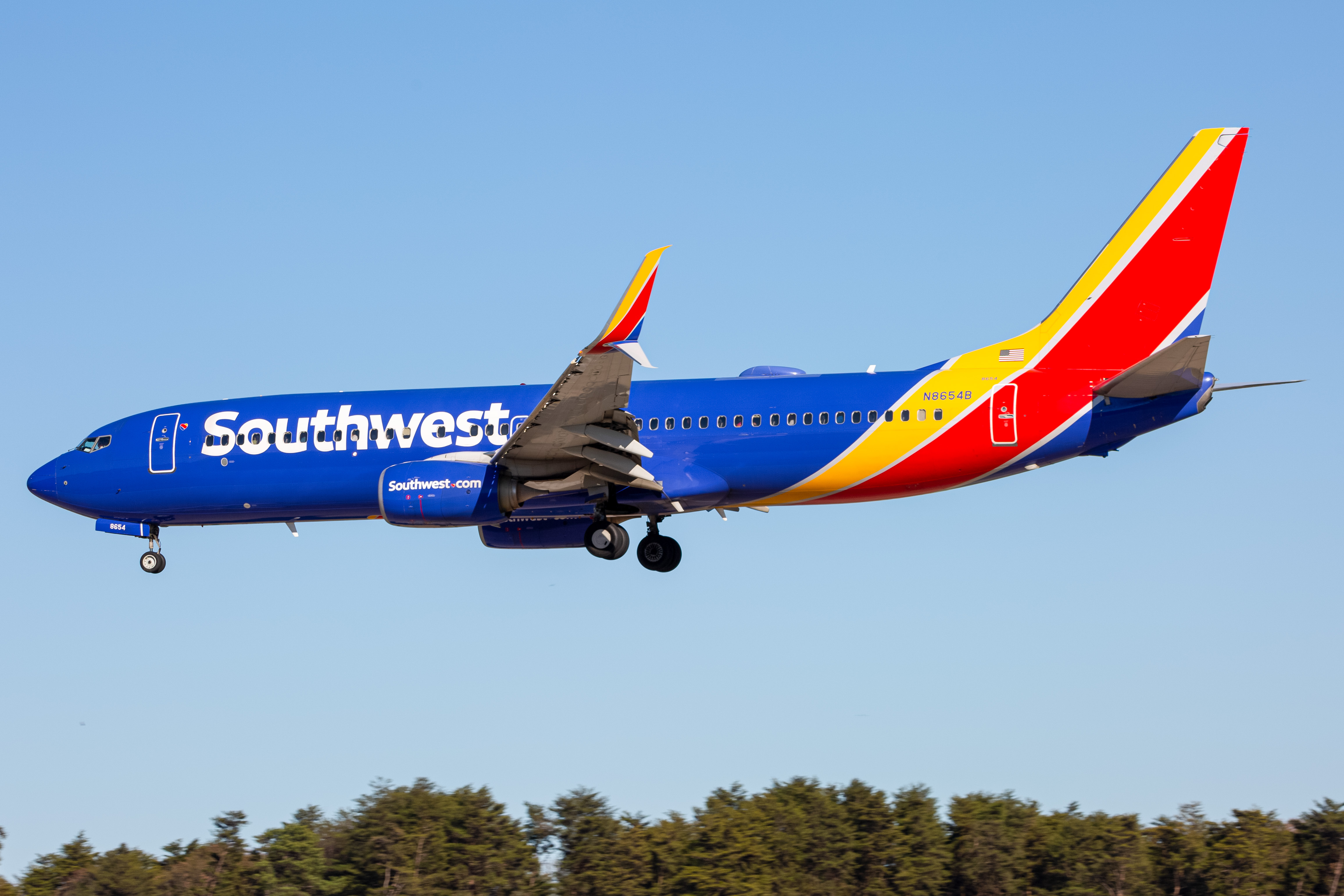 Full size: Southwest Airlines Boeing 737-700 N8654B at Baltimore/Washington International Thurgood Marshall Airport