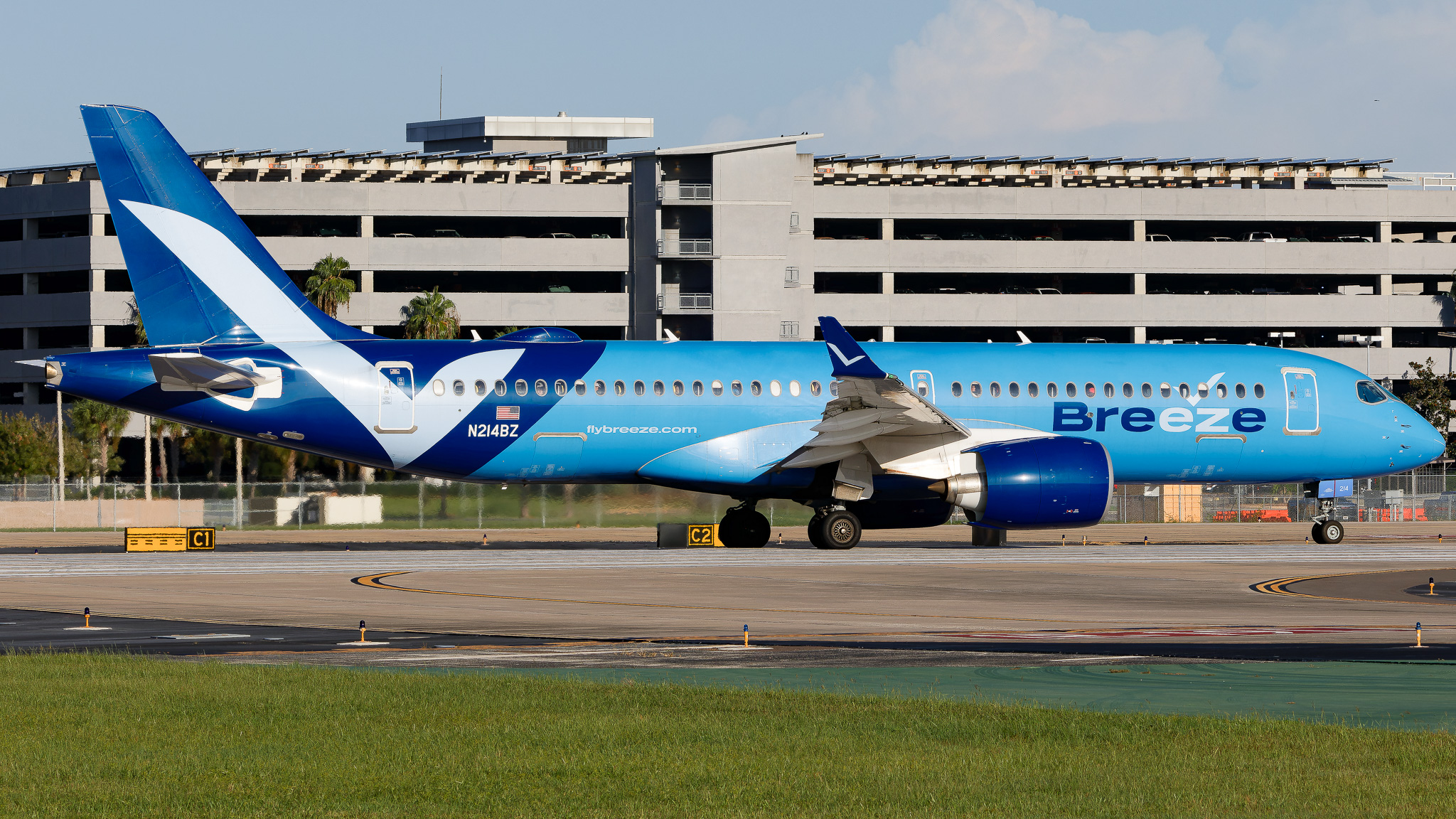 Full size: Breeze Airways Airbus A220-300 N214BZ at Tampa International Airport