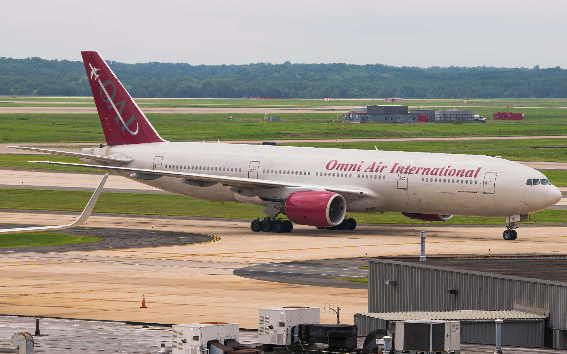 Full size: Omni Air International Boeing 777-200ER N819AX at Washington Dulles International Airport