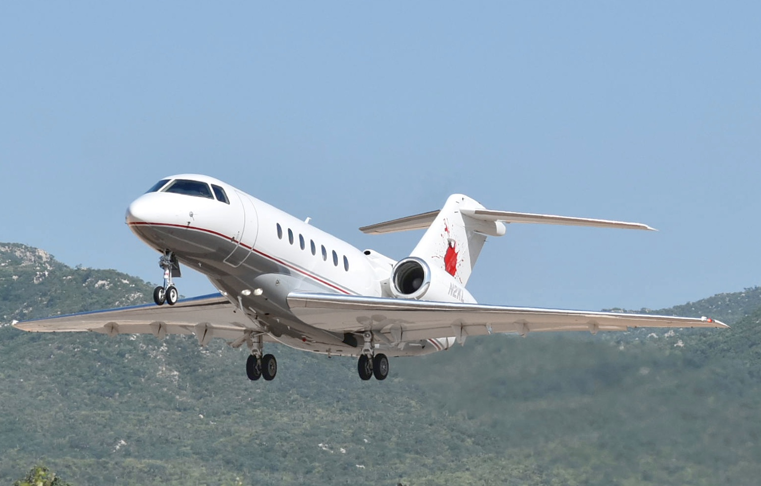 Full size: PRIVATE Hawker 4000 N2KL at Aeropuerto de Cabo San Lucas Internacional