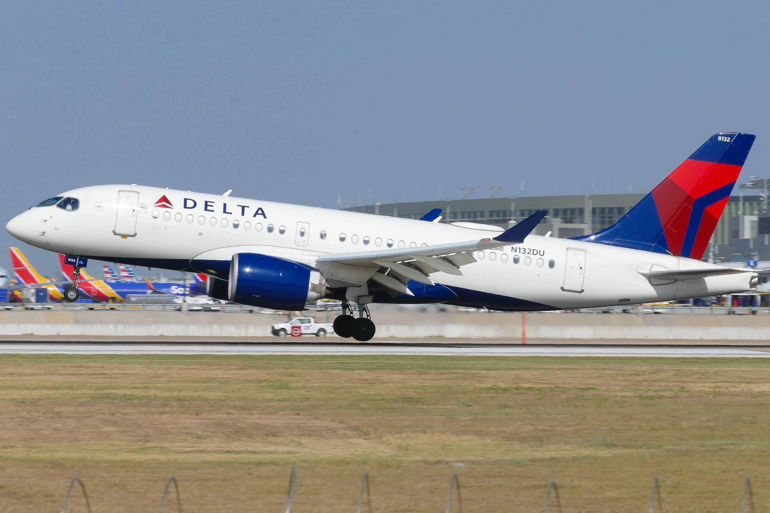 Full size: Delta Airlines Airbus A220-100 N132DU at Austin-Bergstrom International Airport