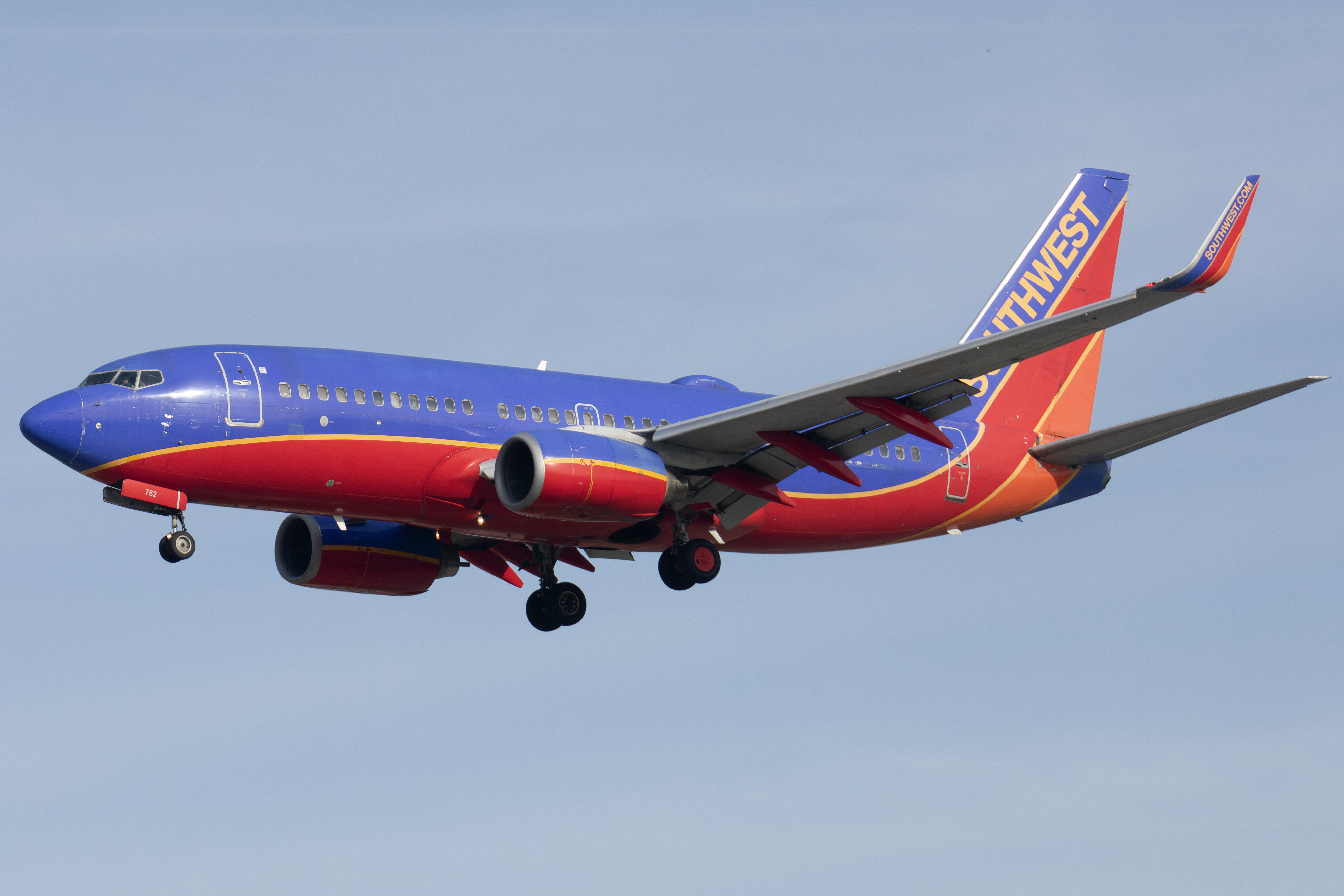 Full size: Southwest Airlines Boeing 737-700 N762SW at Norman Y Mineta San Jose International Airport