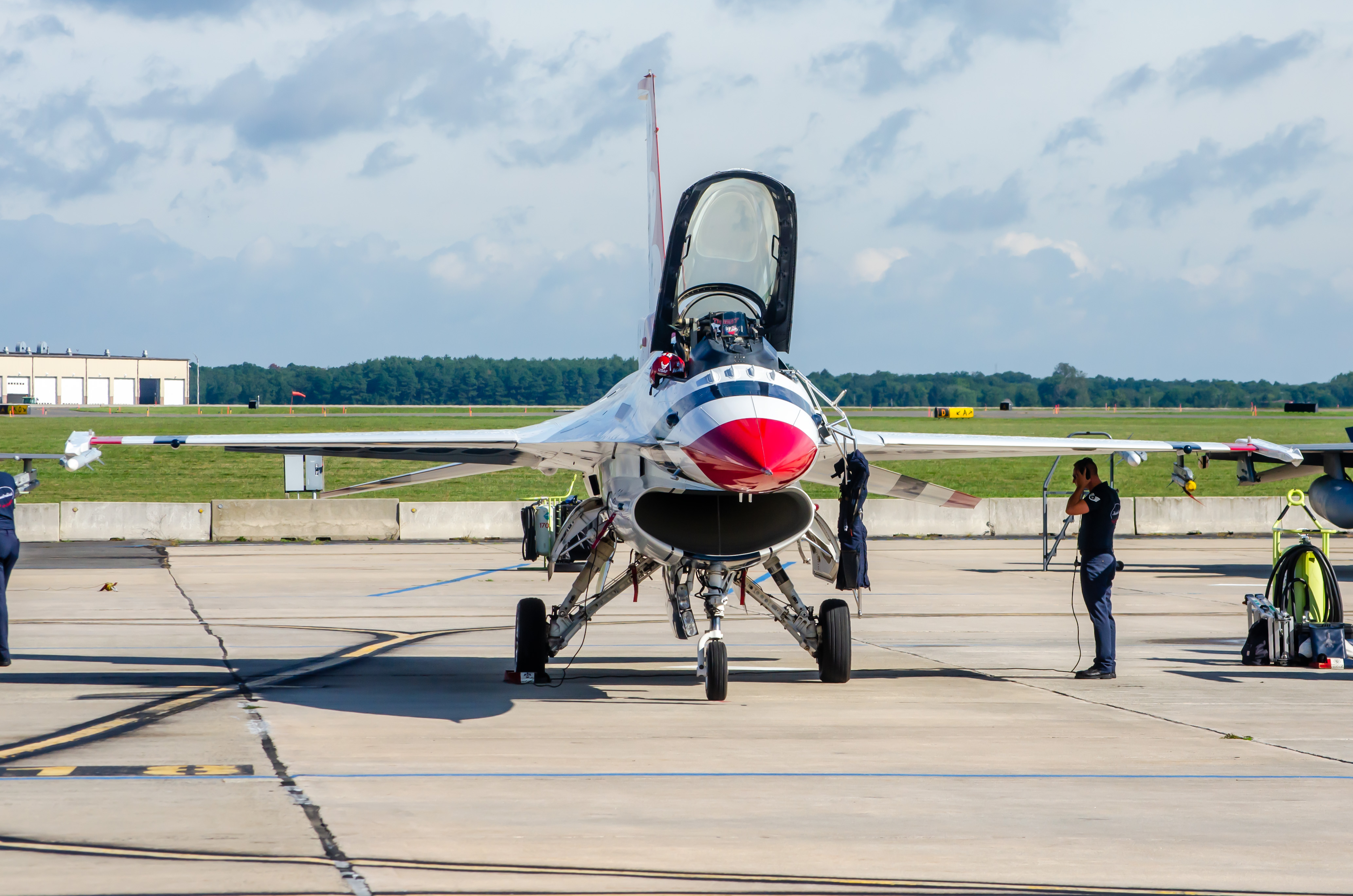 Full size: USAF - United States Air Force Lockheed Martin F-16 Fighting Falcon 91-0392 at Atlantic City International Airport