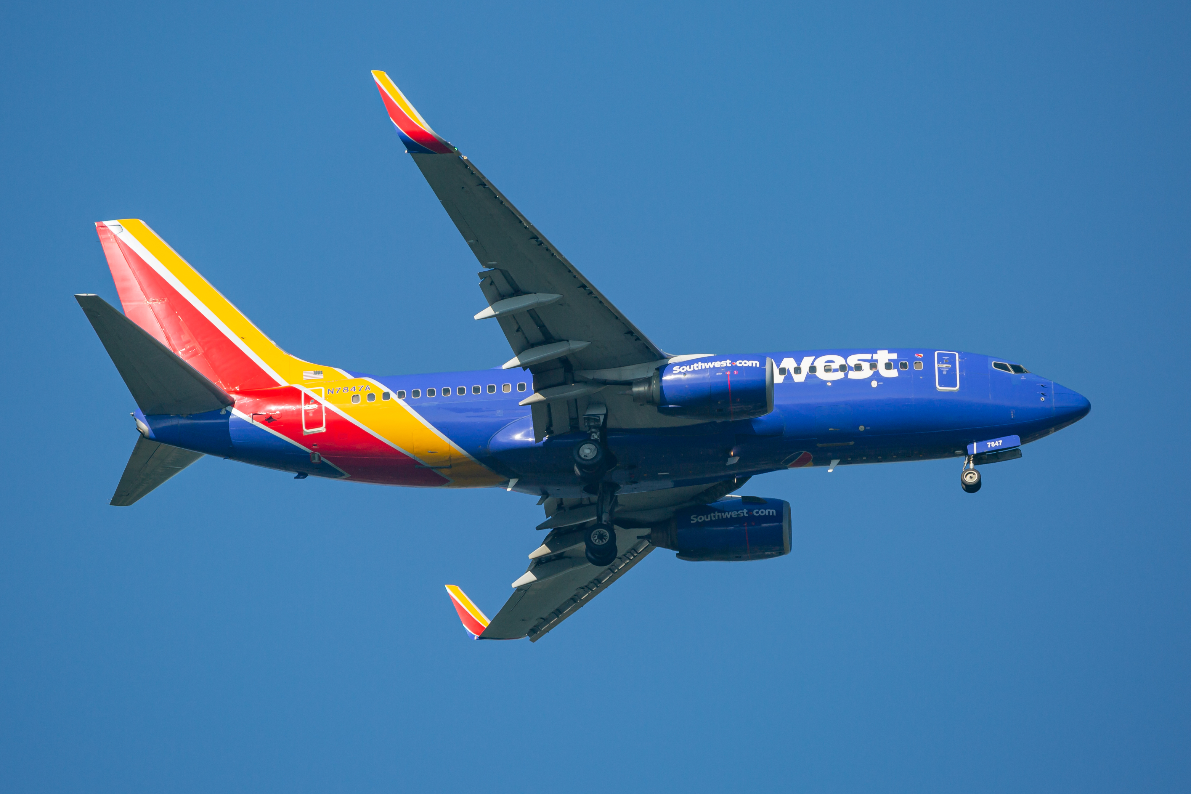 Full size: Southwest Airlines Boeing 737-700 N7847A at Baltimore/Washington International Thurgood Marshall Airport