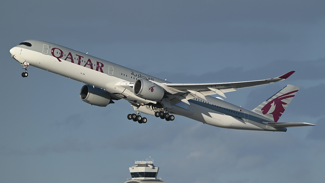 Full size: Qatar Airways Airbus A350-1000 A7-ANC at Los Angeles International Airport