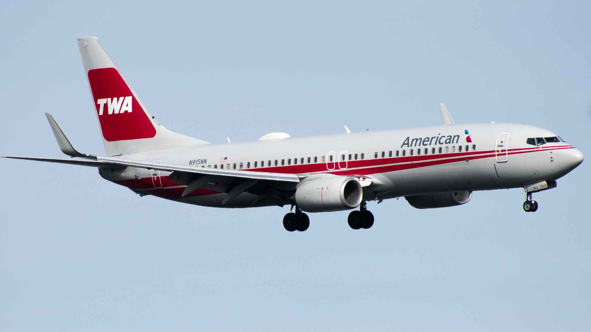 Full size: American Airlines Boeing 737-800 N915NN at Ronald Reagan National Airport