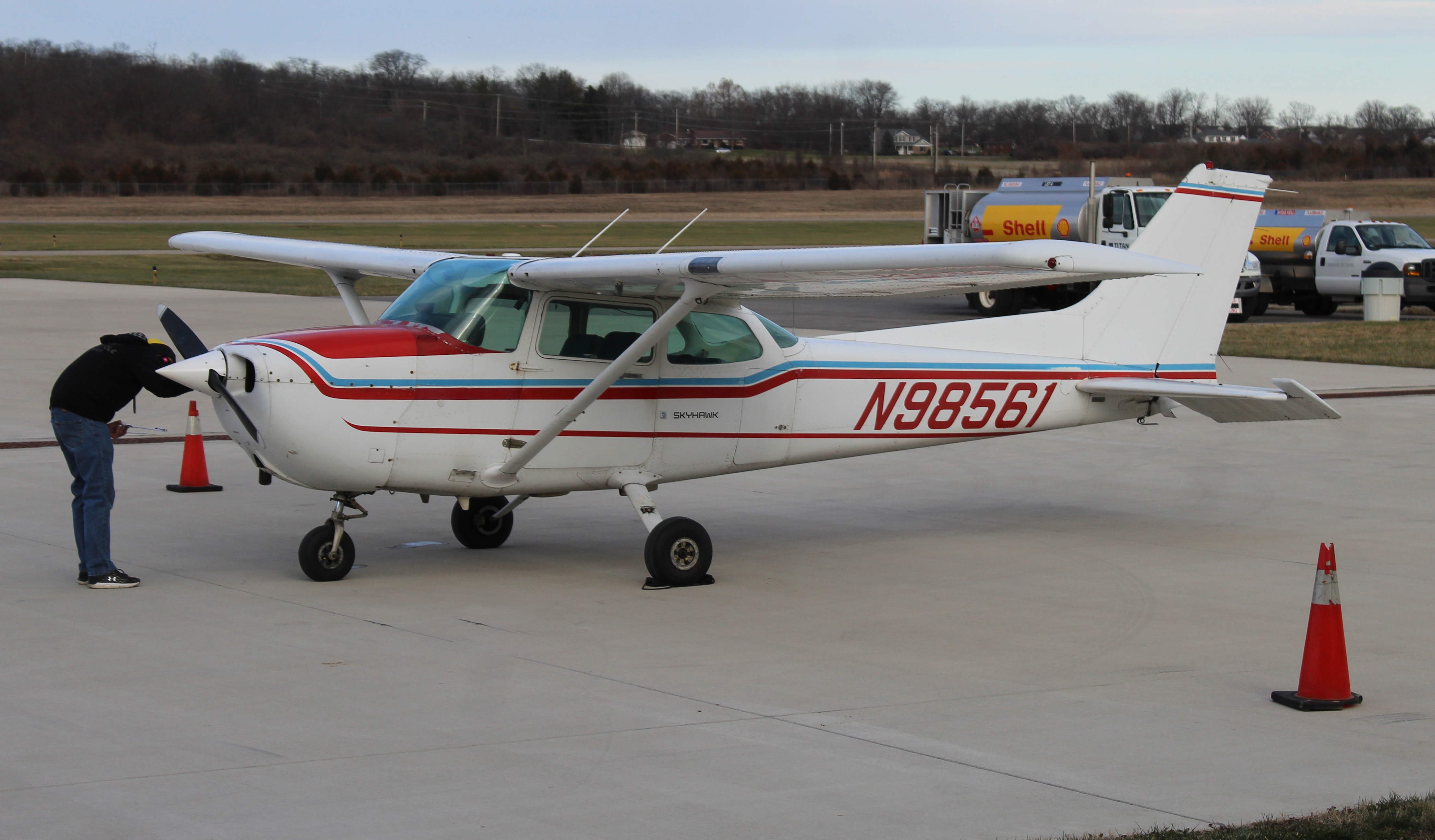 Full size: PRIVATE Cessna 172 N98561 at Butler County Regional Airport/Hogan Field