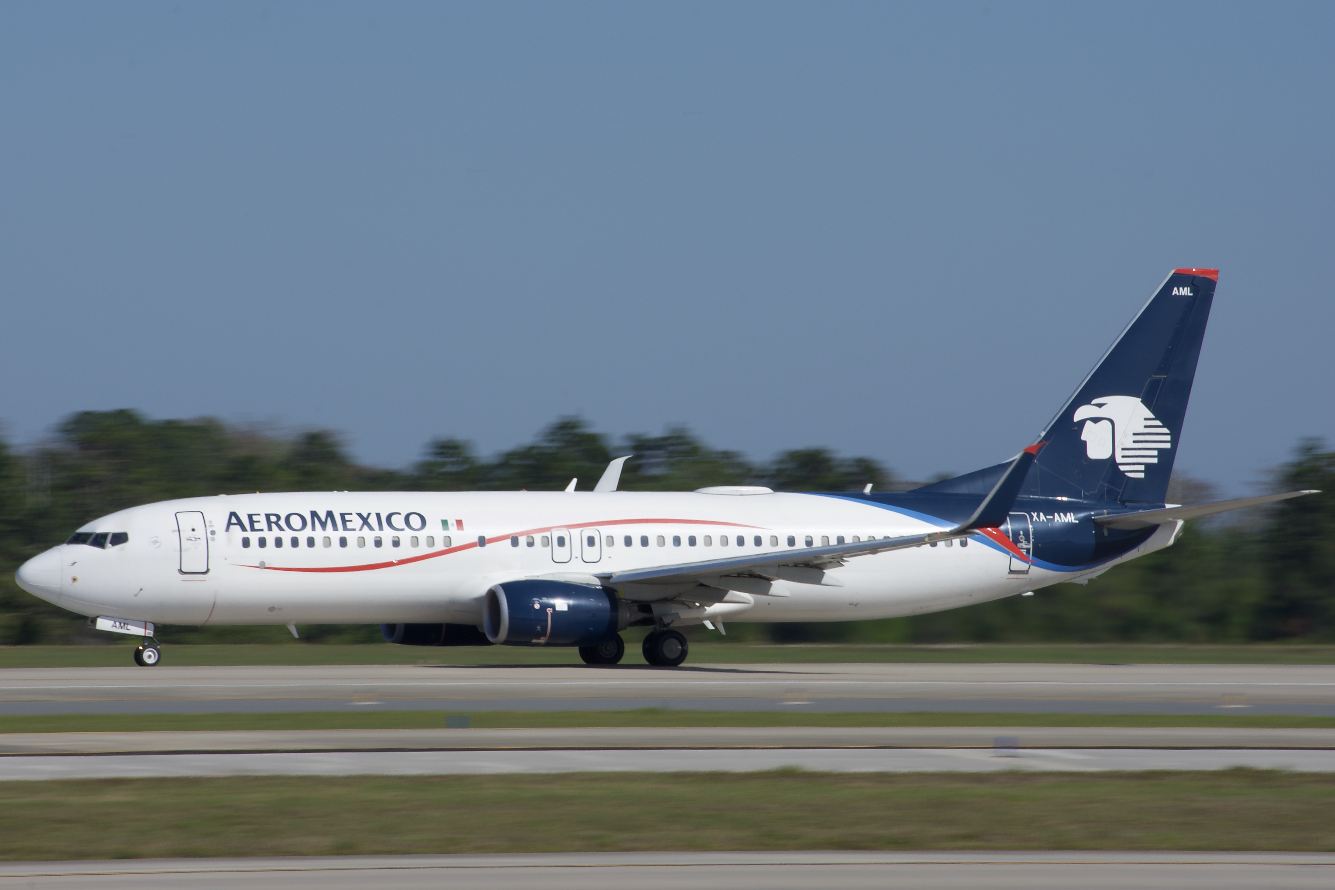 Full size: Aeromexico Boeing 737-800 XA-AML at Orlando International Airport
