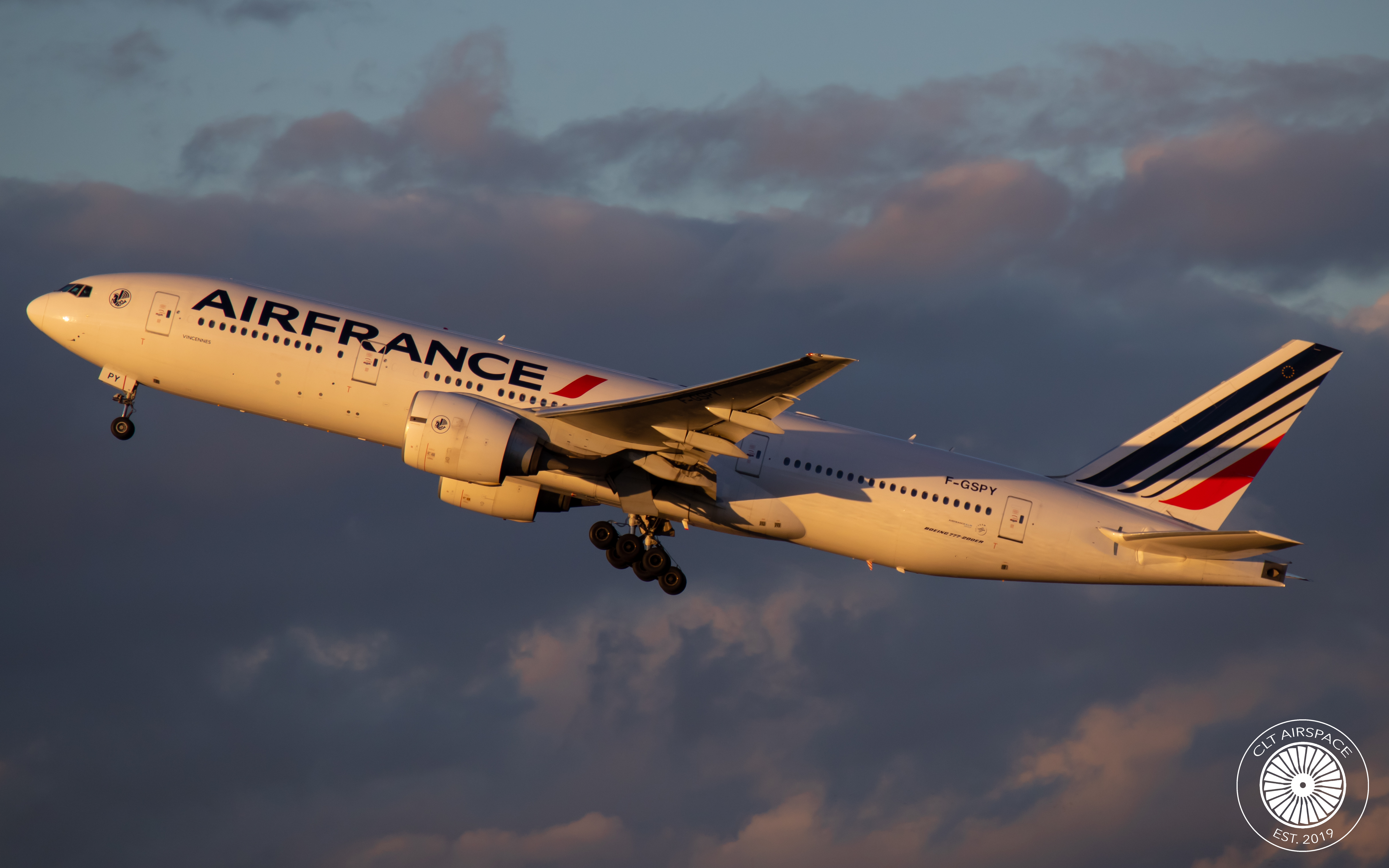 Full size: Air France Boeing 777-200ER F-GSPY at Paris Charles de Gaulle Airport