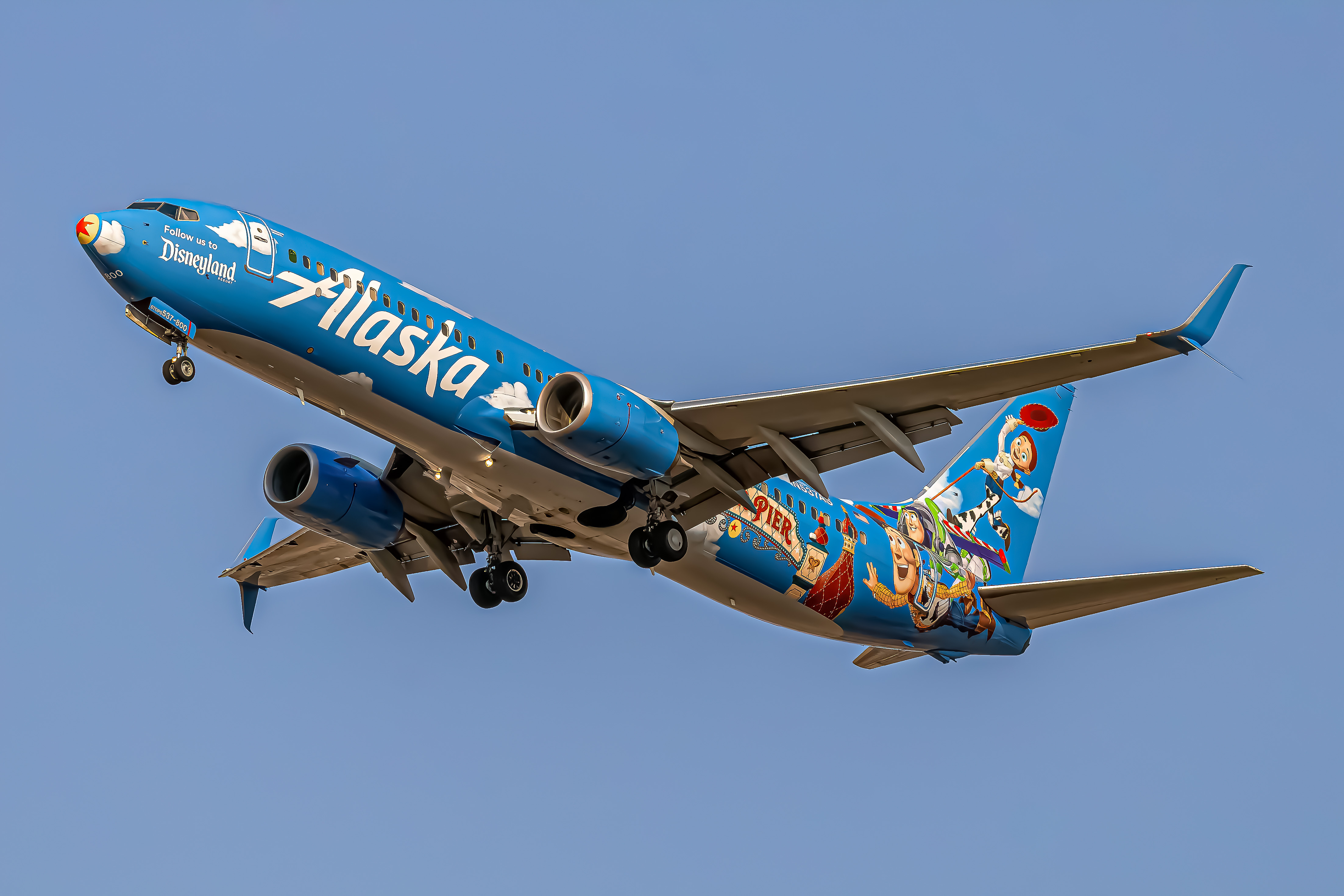 Full size: Alaska Airlines Boeing 737-800 N537AS at Boise Air Terminal/Gowen Field