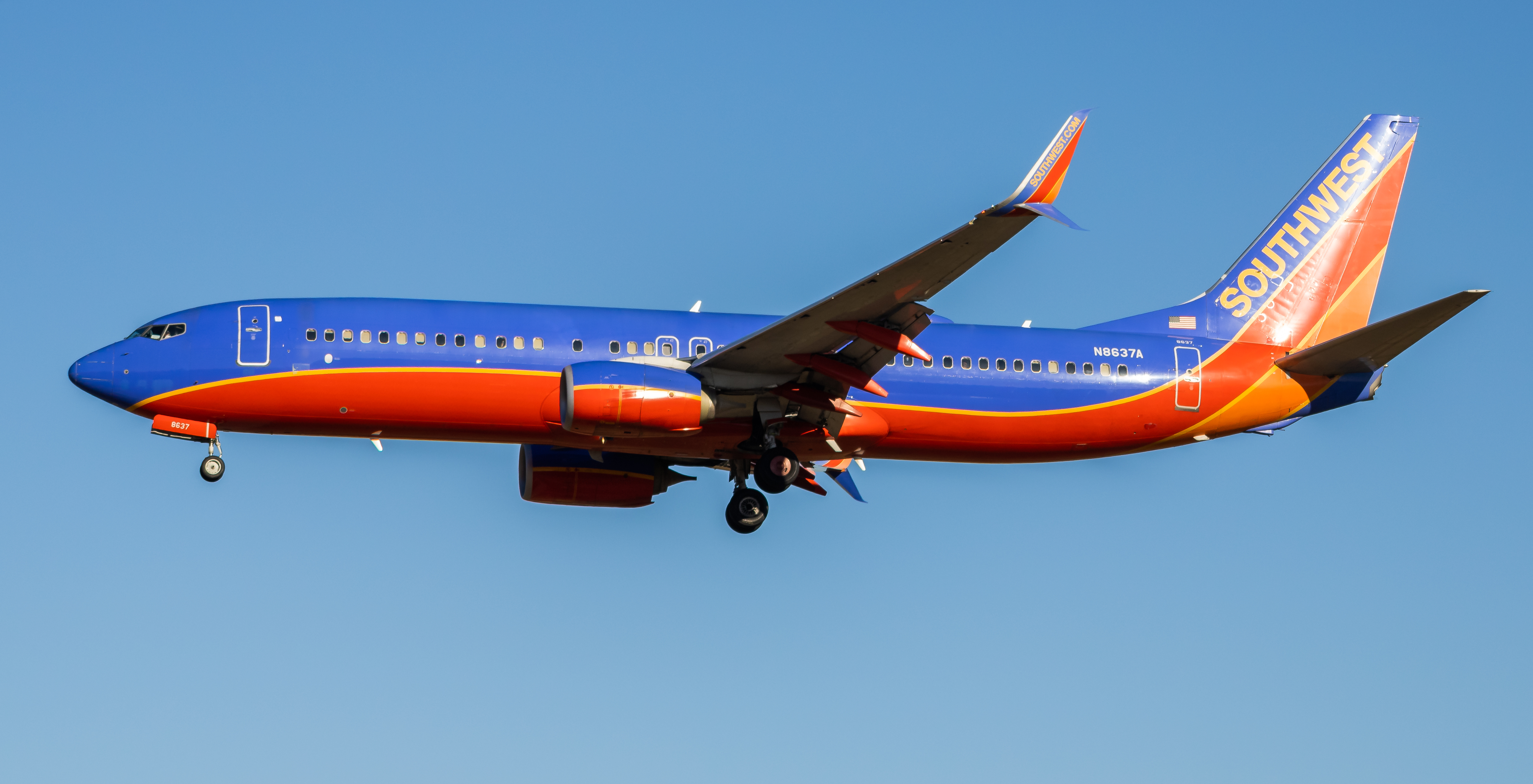 Full size: Southwest Airlines Boeing 737-800 N8637A at Baltimore/Washington International Thurgood Marshall Airport