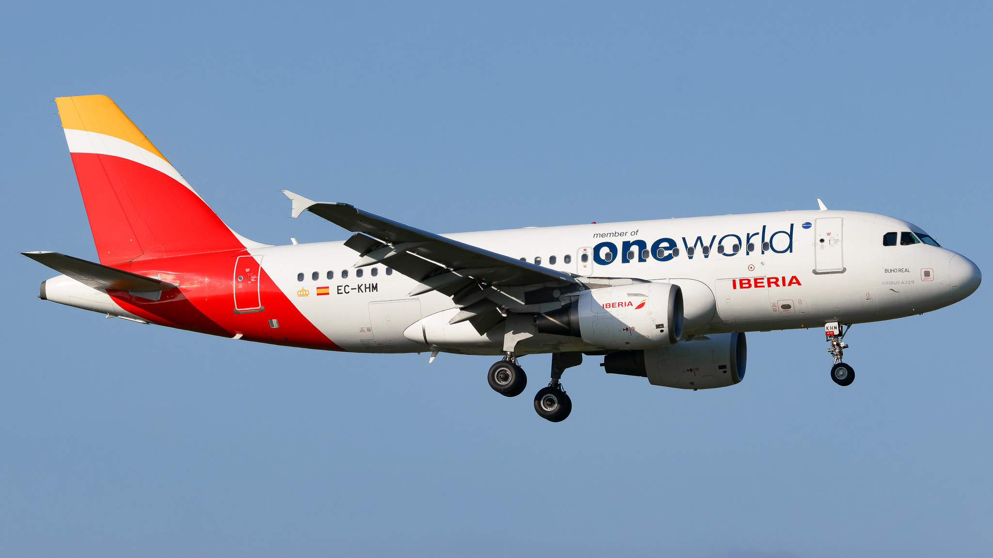 Full size: Iberia Airbus A319 EC-KHM at Zurich-Kloten Airport