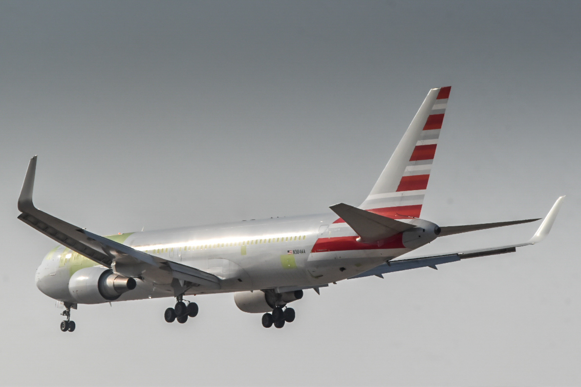 Full size: American Airlines Boeing 767-300 N384AA at Tel Aviv-Ben Gurion Airport