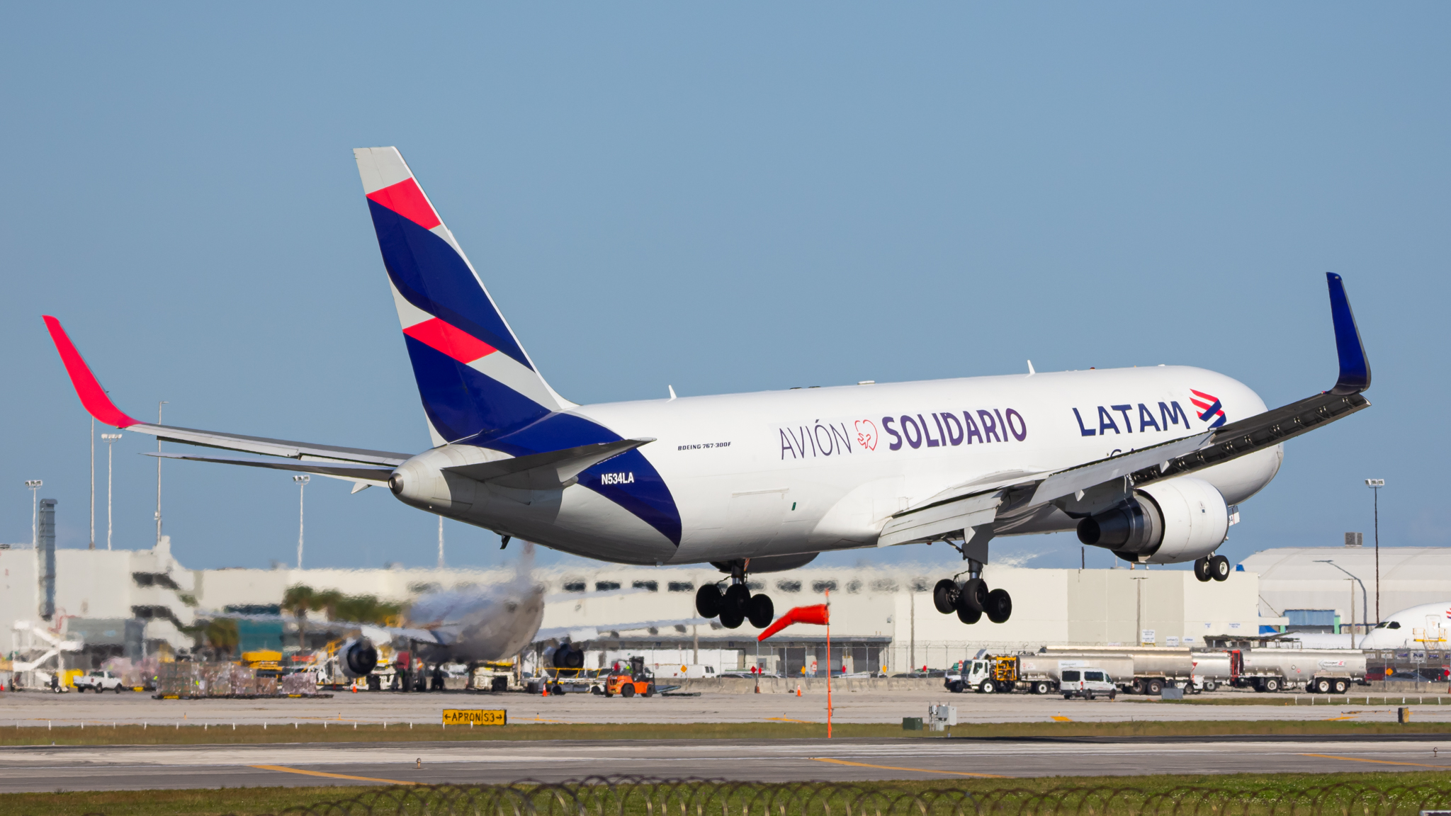 Full size: LATAM Boeing 767-300F N534LA at Miami International Airport