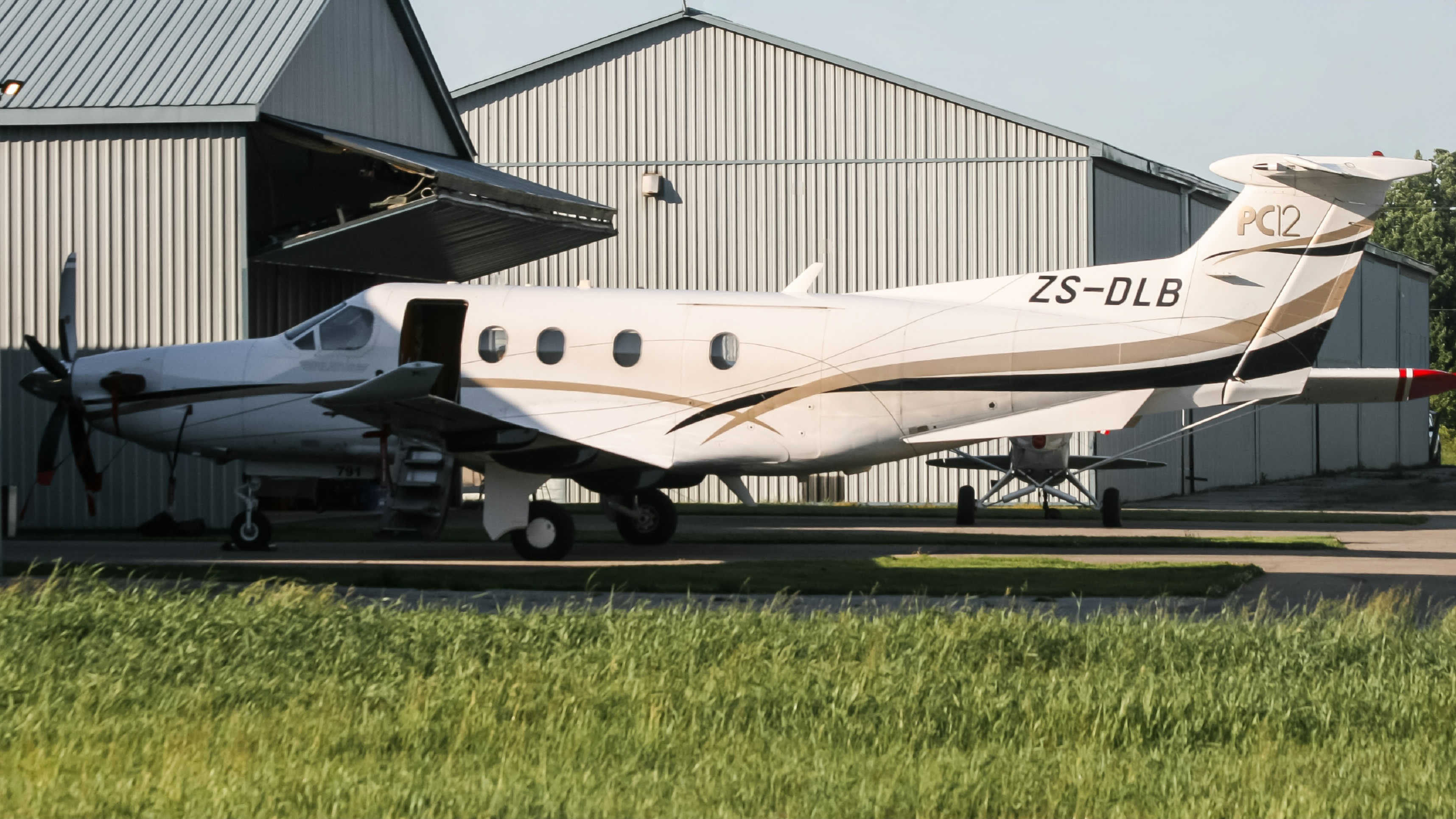 Full size: Execujet South Africa Pilatus PC-12/47 ZS-DLB at 