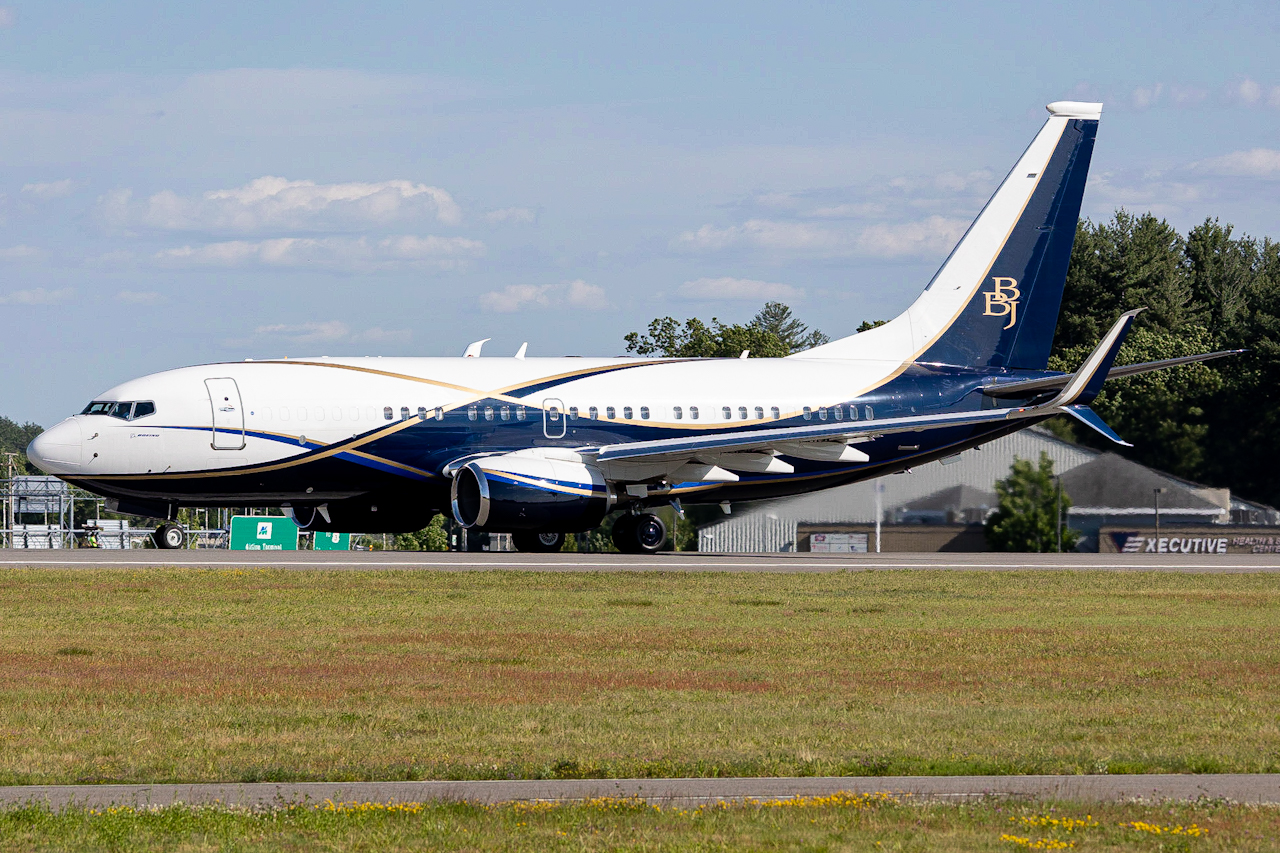 Full size: Boeing Boeing 737-700BBJ N839BA at Manchester Airport