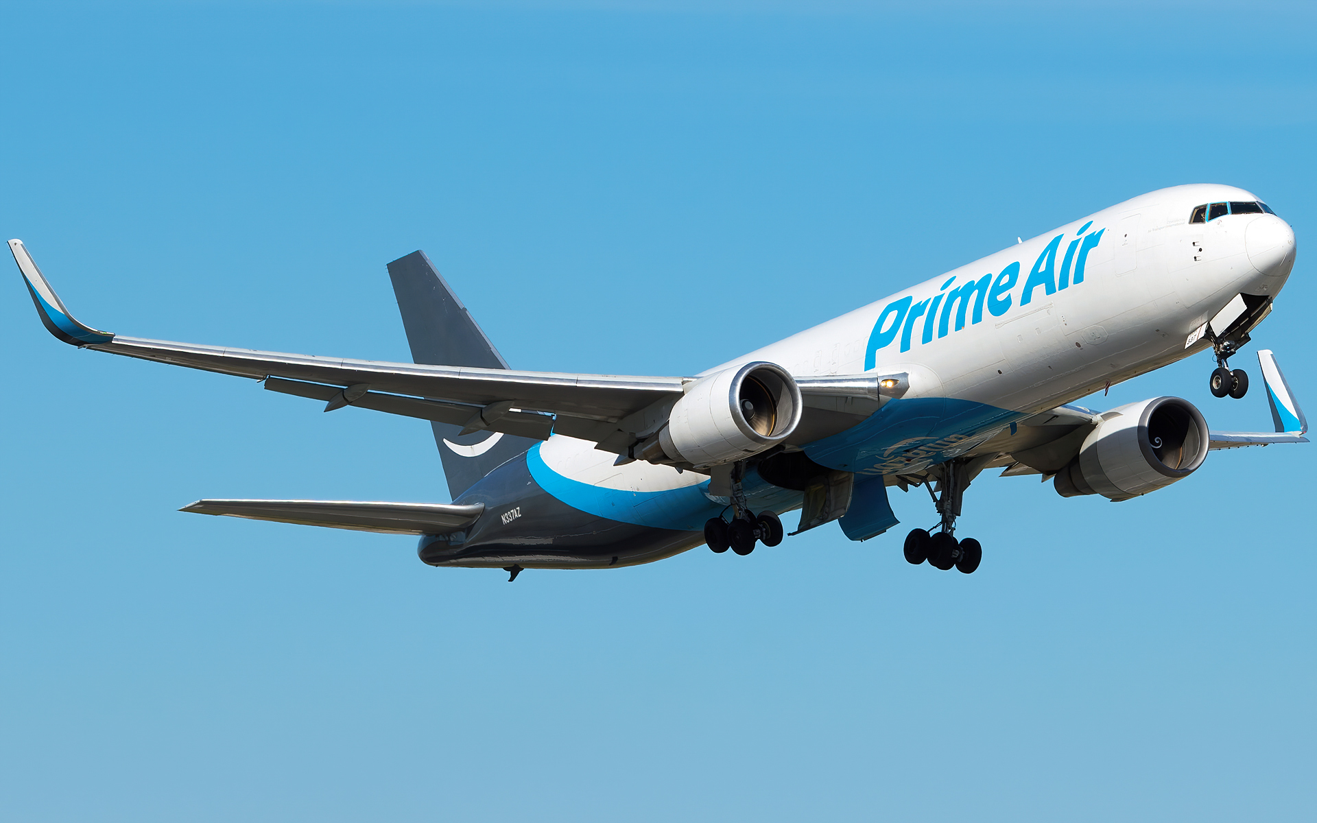 Full size: Prime Air Boeing 767-300F N337AZ at Baltimore/Washington International Thurgood Marshall Airport