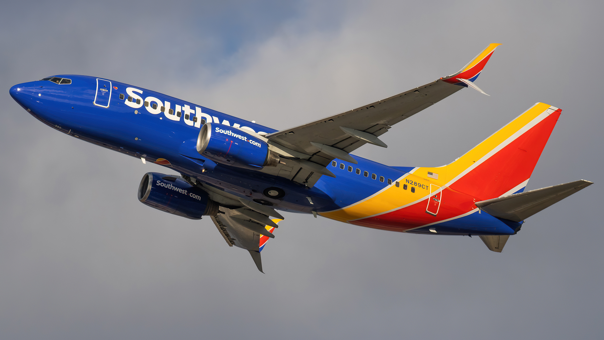 Full size: Southwest Airlines Boeing 737-700 N289CT at Baltimore/Washington International Thurgood Marshall Airport