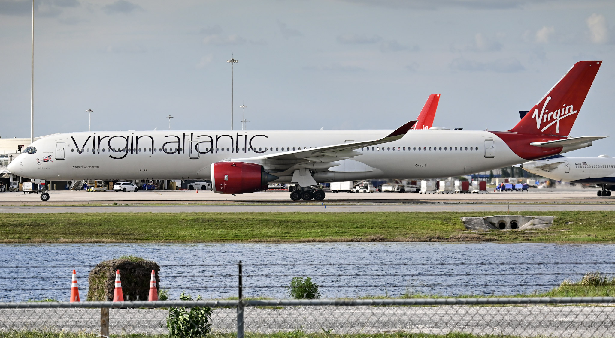 Full size: Virgin Atlantic Airbus A350-1000 G-VLIB at Orlando International Airport