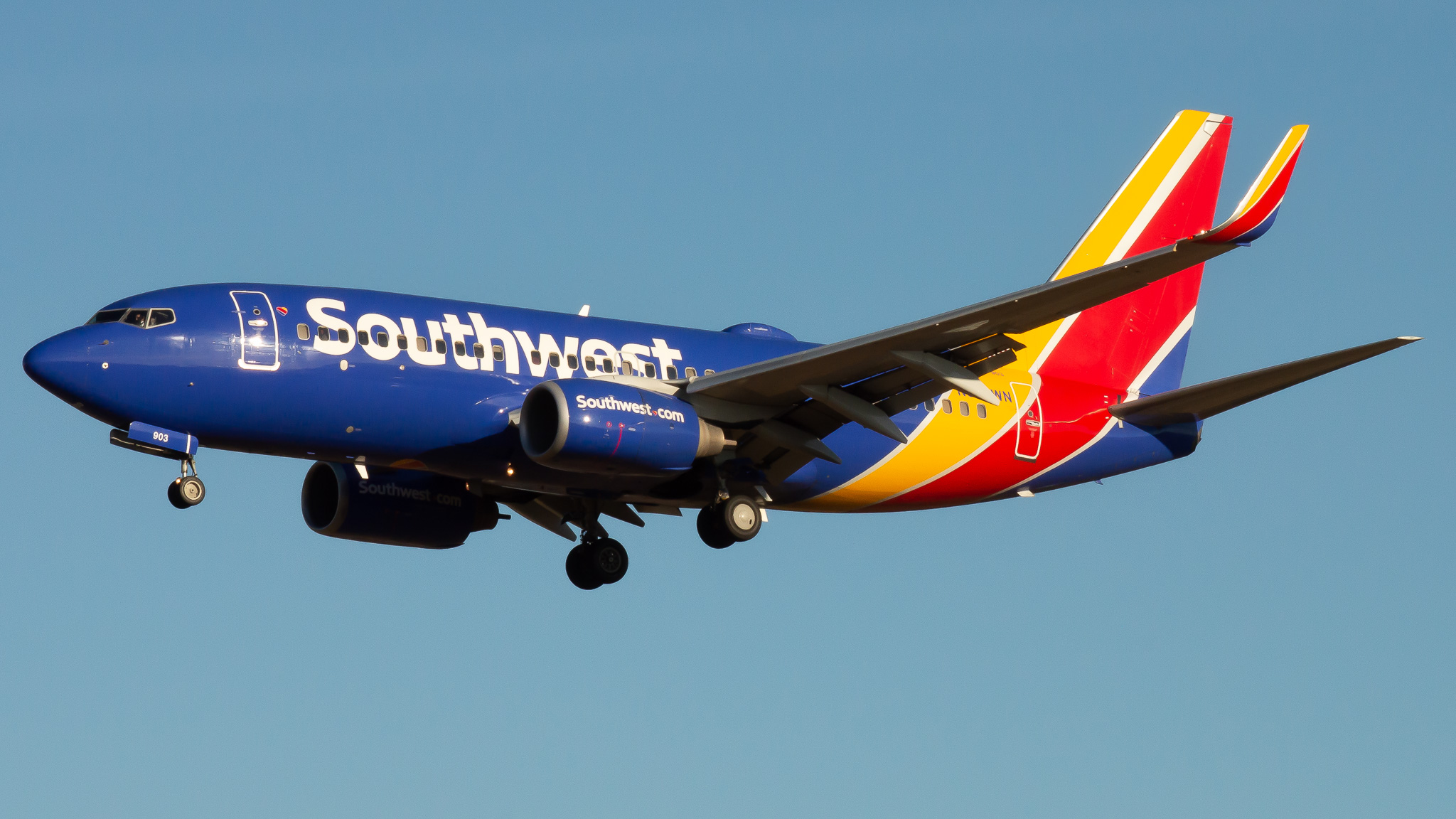 Full size: Southwest Airlines Boeing 737-700 N903WN at Baltimore/Washington International Thurgood Marshall Airport