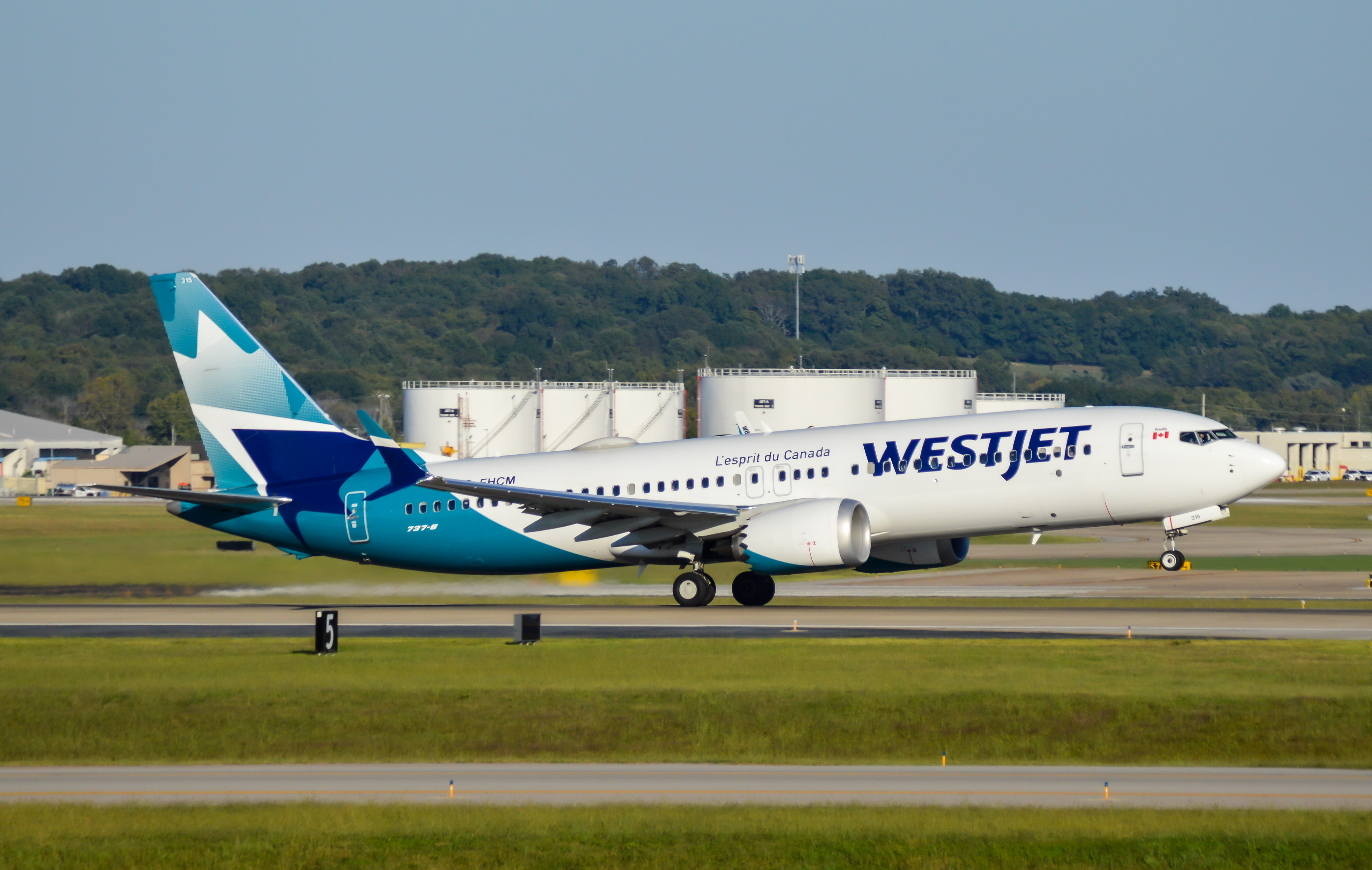 Full size: WestJet Boeing 737 MAX 8 C-FHCM at Nashville International Airport