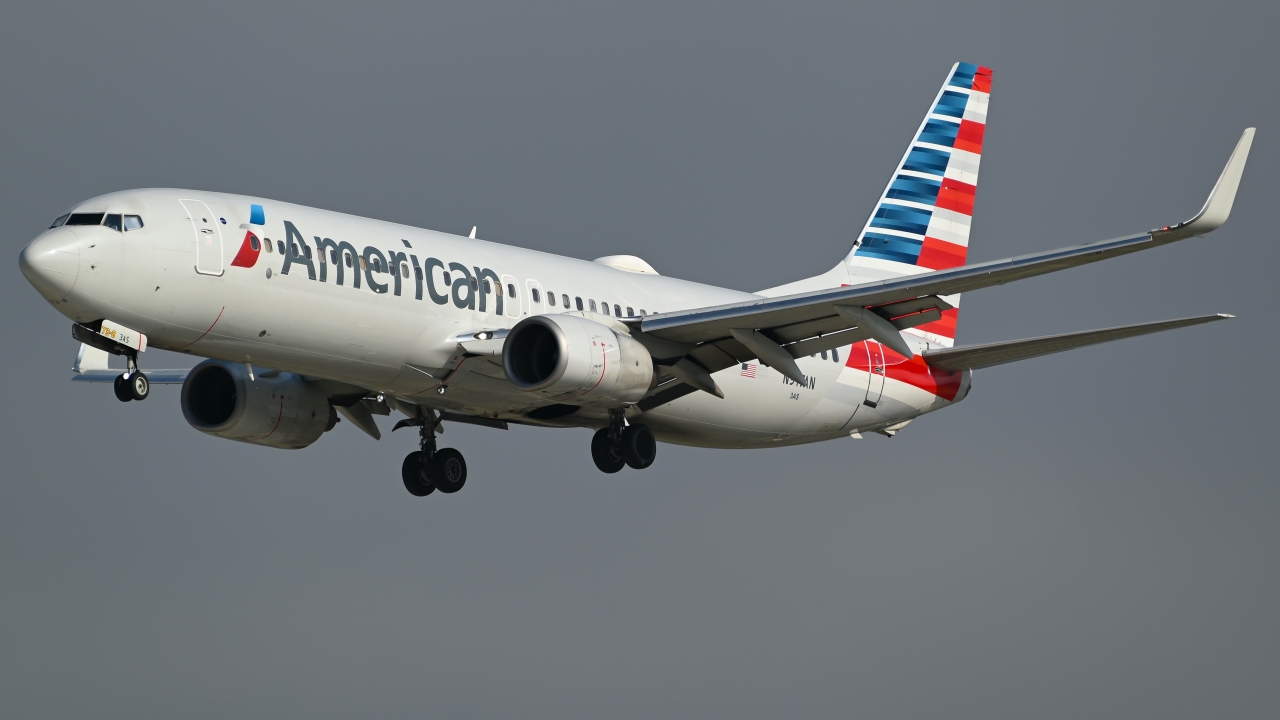 Full size: American Airlines Boeing 737-800 N917AN at Dallas-Fort Worth International Airport