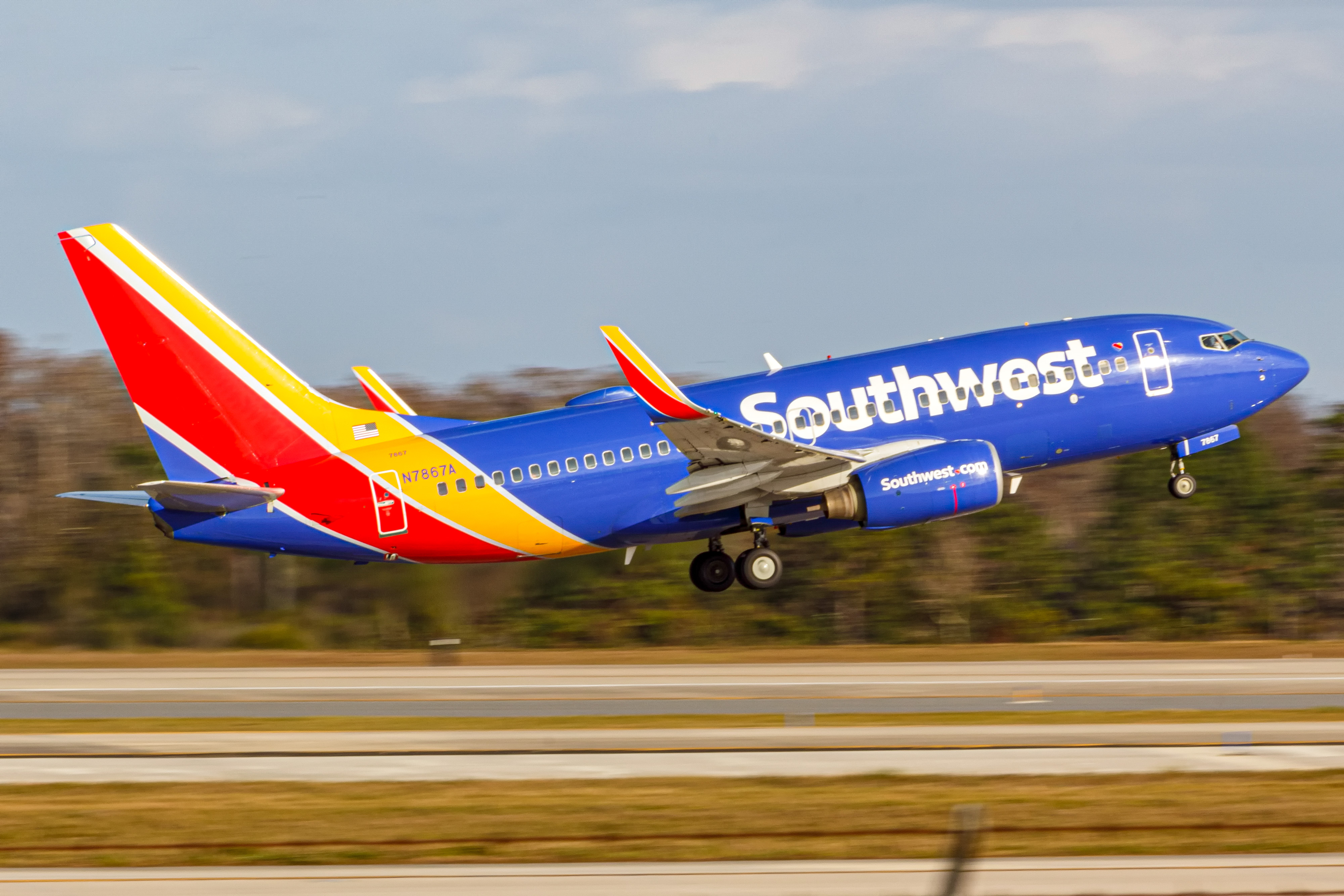 Full size: Southwest Airlines Boeing 737-700 N7867A at Orlando International Airport