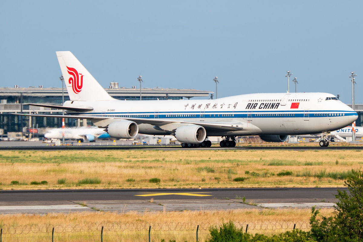 Full size: Air China Boeing 747-8i B2480 at Berlin Brandenburg Airport