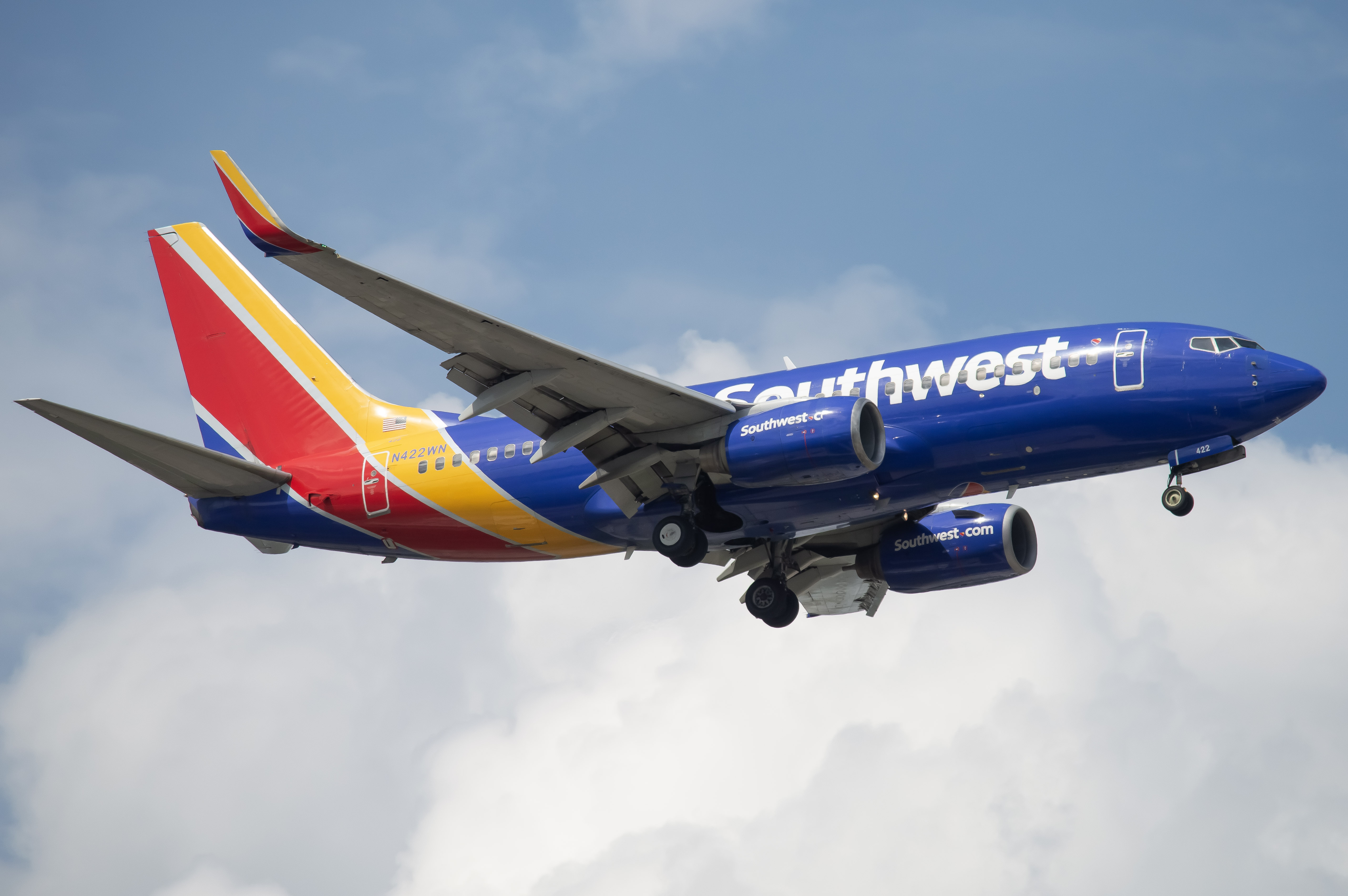 Full size: Southwest Airlines Boeing 737-700 N422WN at Baltimore/Washington International Thurgood Marshall Airport