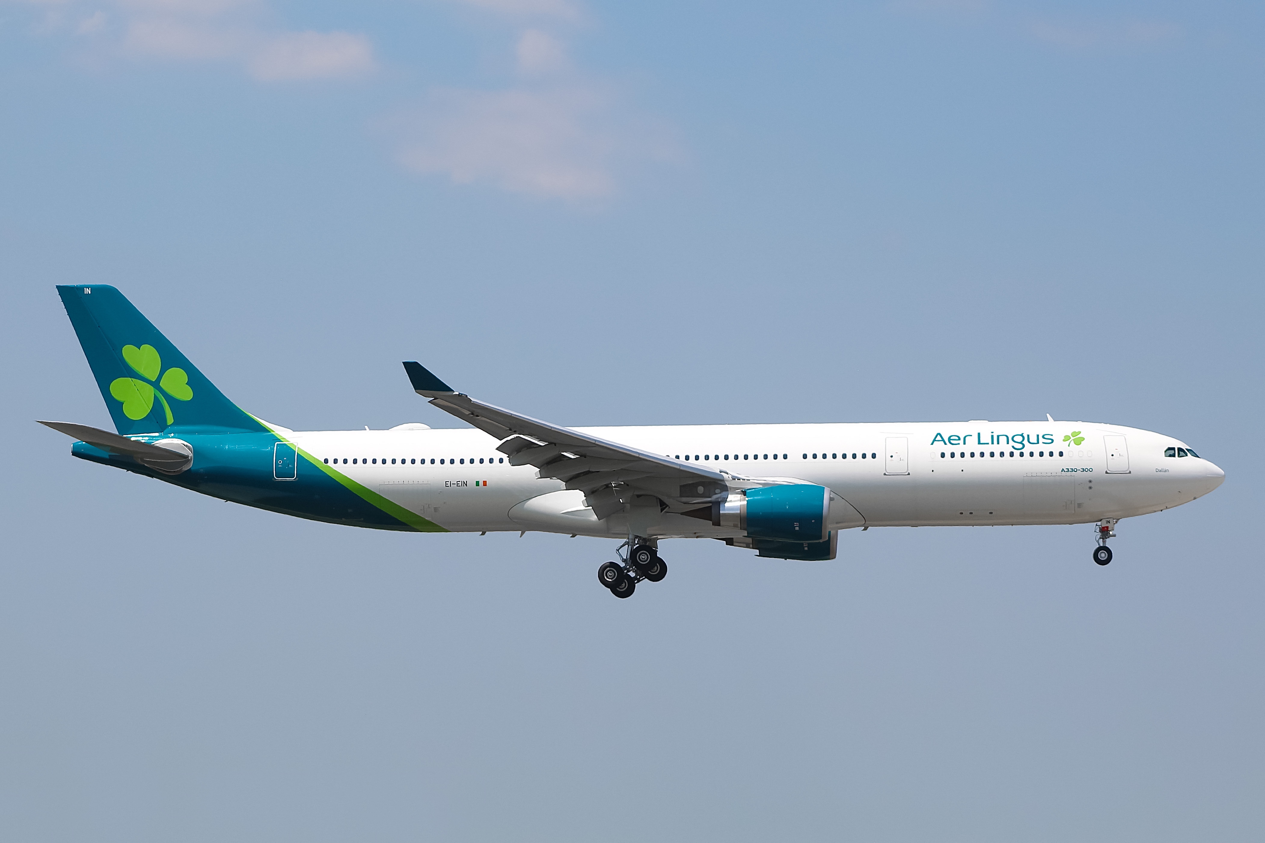 Full size: Aer Lingus Airbus A330-300 EI-EIN at Chicago O'Hare International Airport