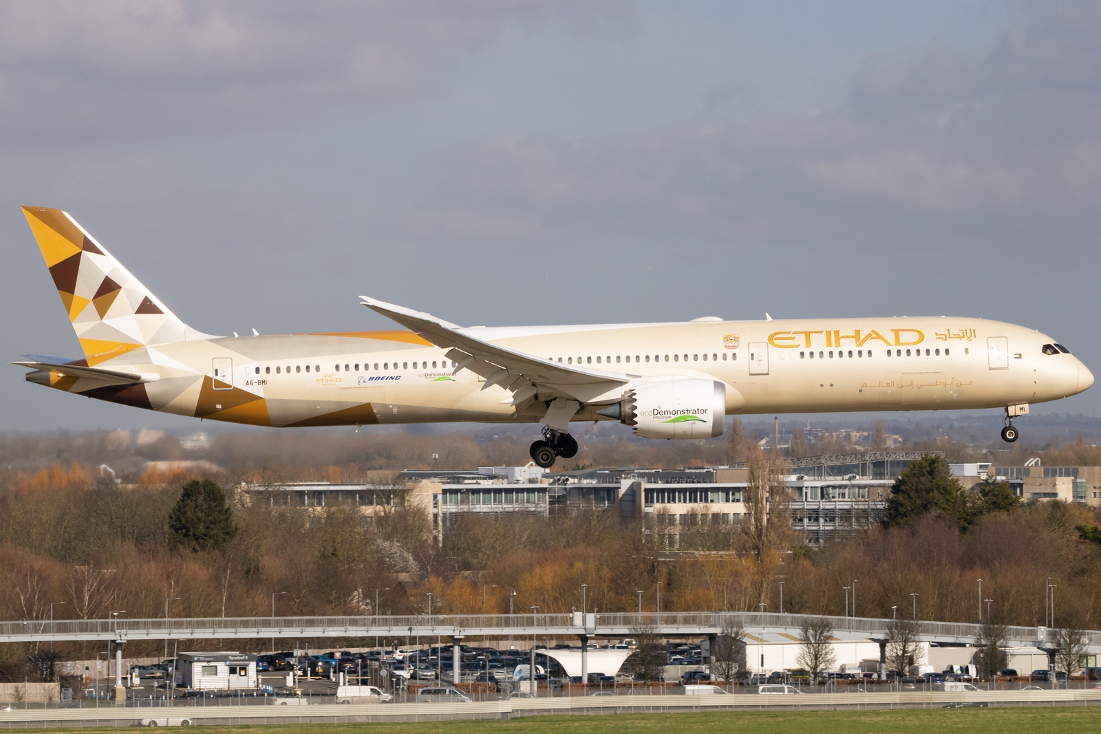 Full size: Etihad Airways Boeing 787-10 A6-BMI at London Heathrow International Airport