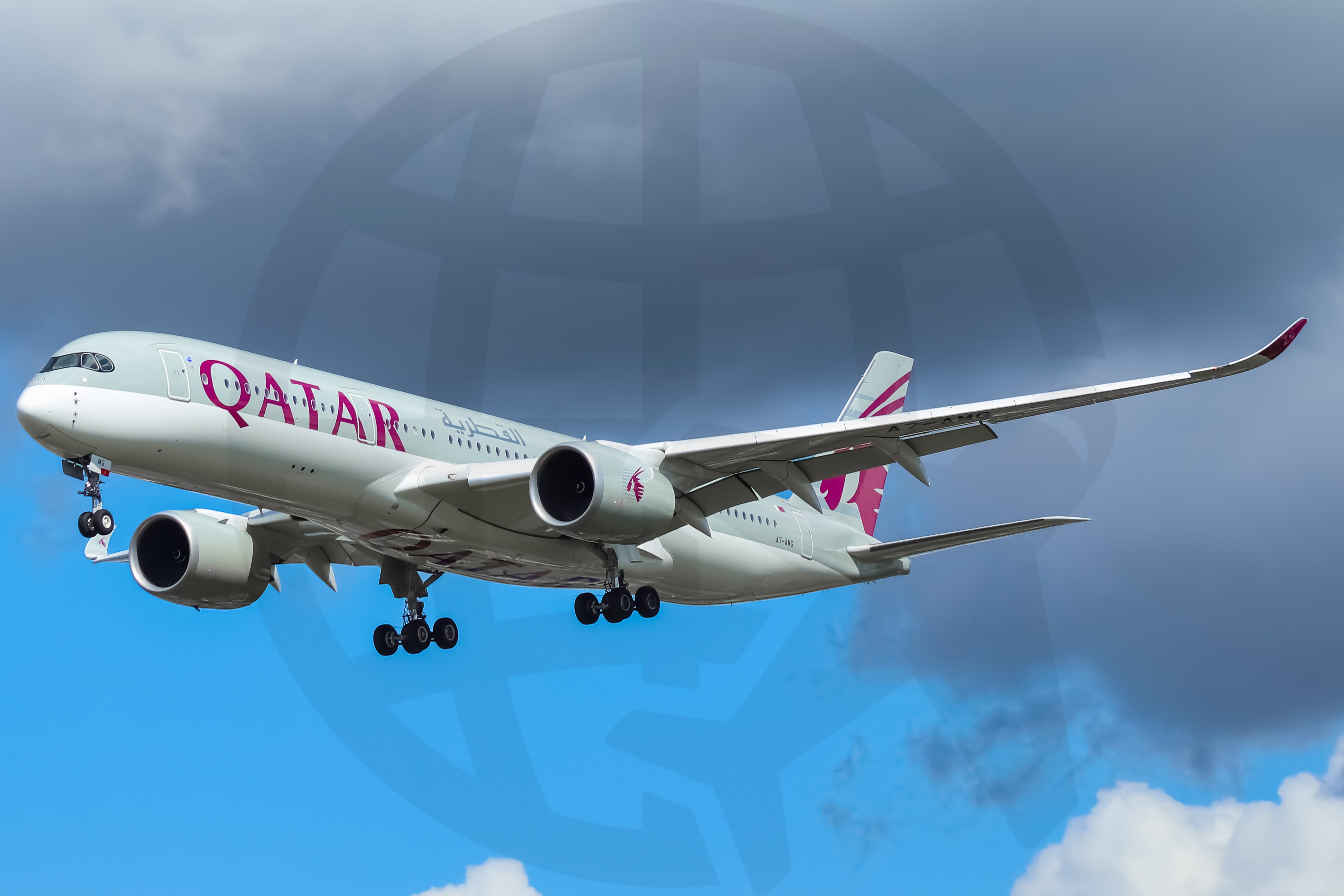 Full size: Qatar Airways Airbus A350-900 A7-AMG at London Heathrow International Airport