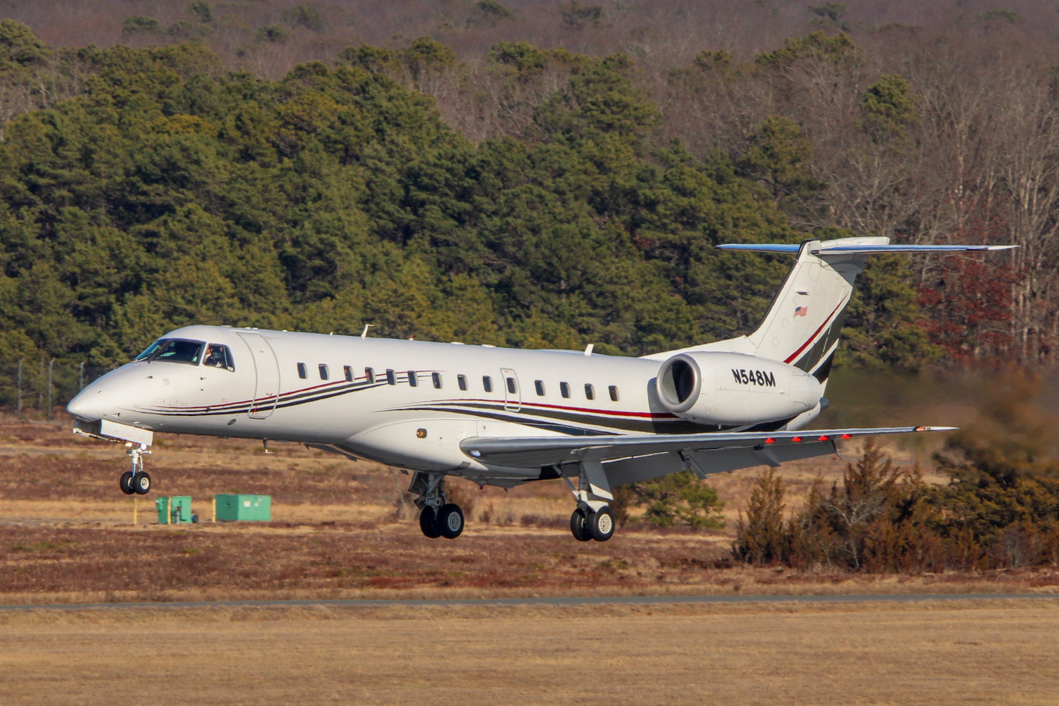 Full size: Ultimate Air Shuttle Embraer ERJ135 N548M at Atlantic City International Airport