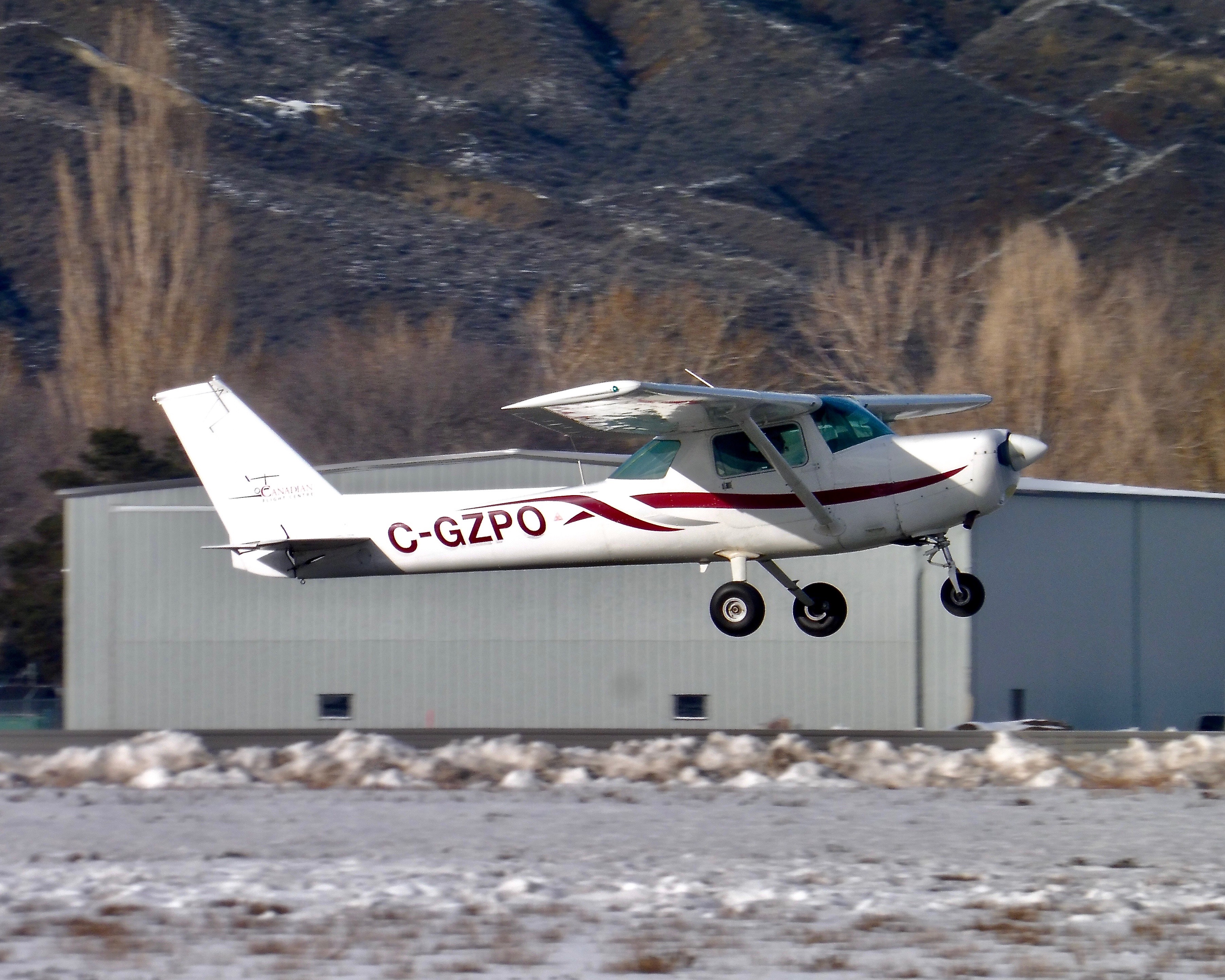 Full size: PRIVATE Cessna 152 C-GZPO at Kamloops Airport