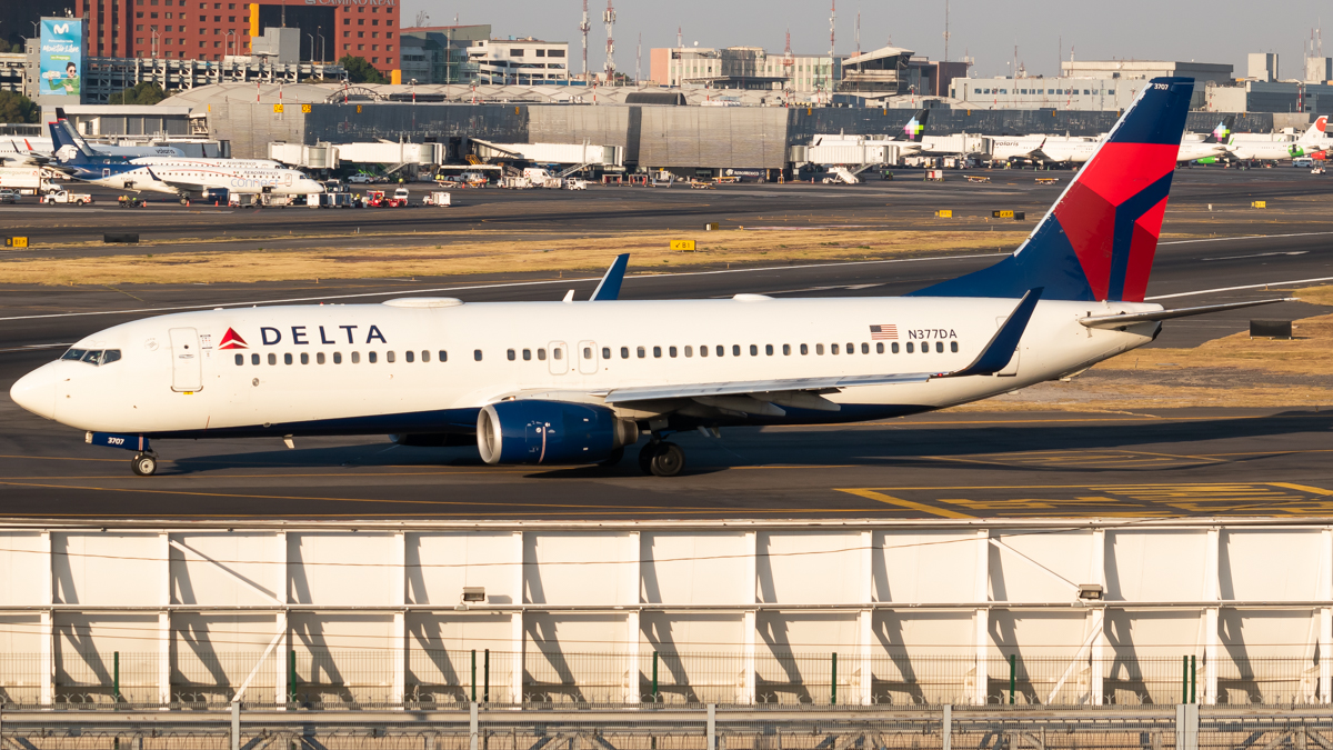 Full size: Delta Airlines Boeing 737-800 N377DA at Mexico City International Airport